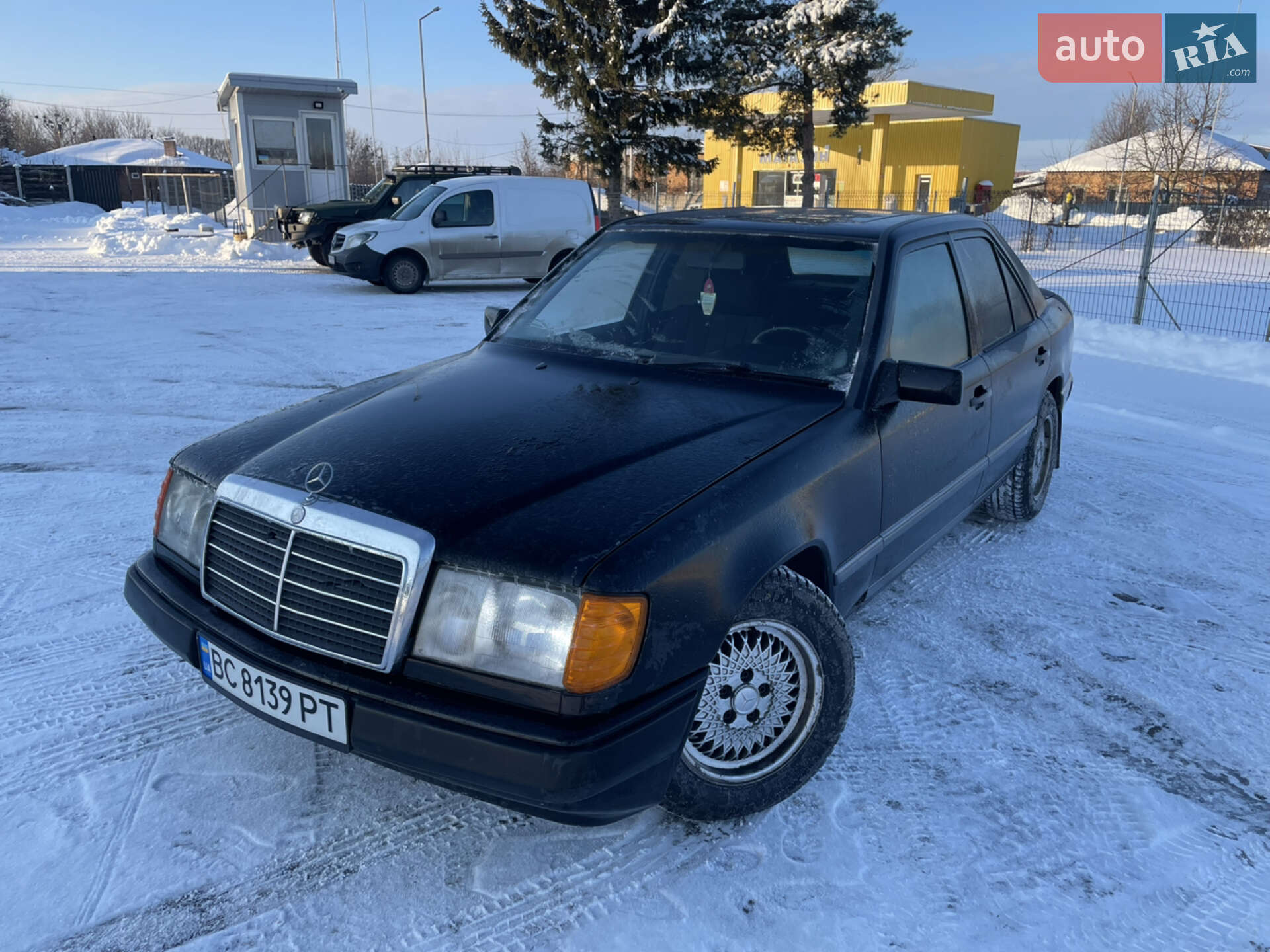 MERCEDES-BENZ 260 E 1989