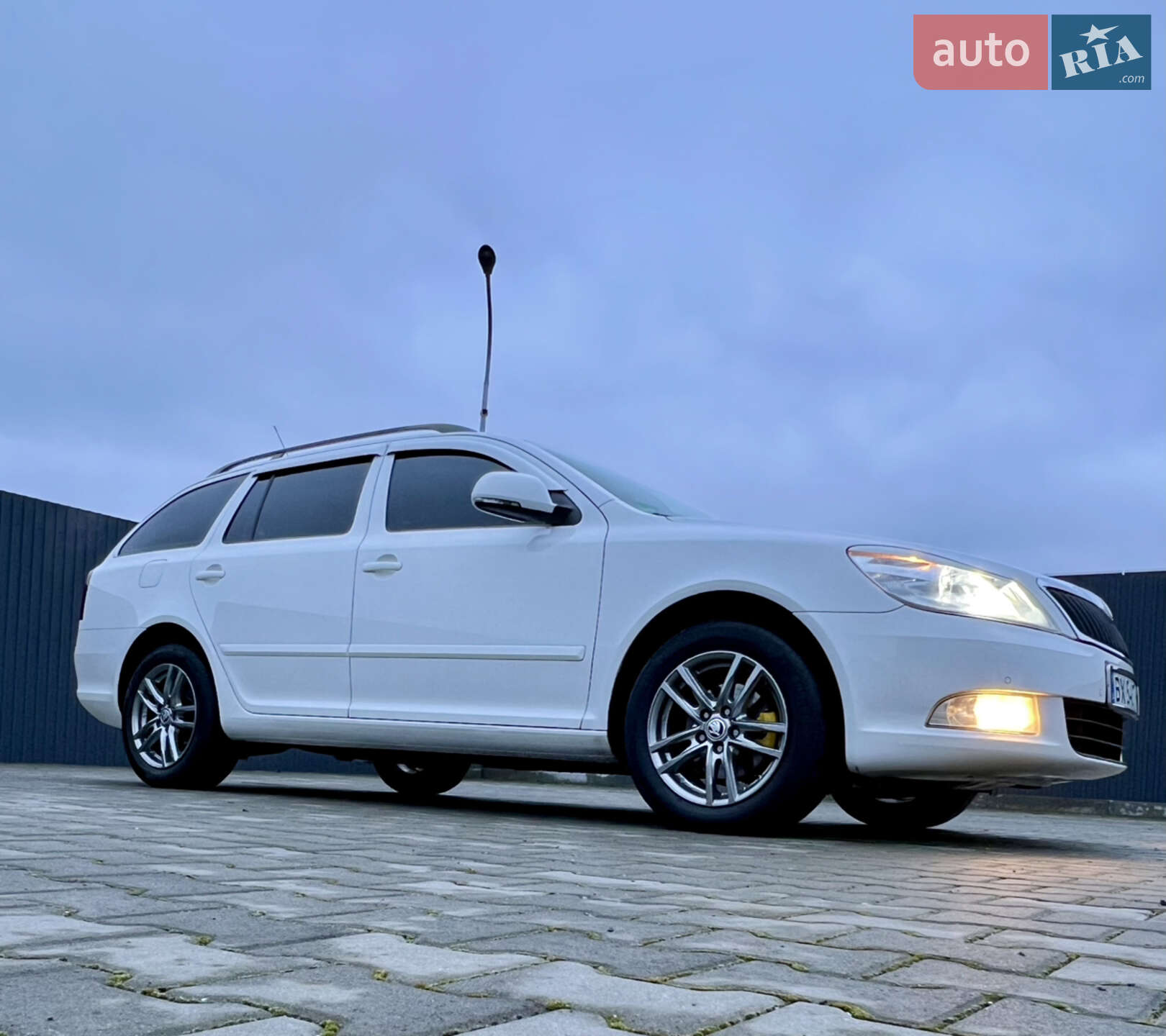Головне фото звіту автомобіля SKODA OCTAVIA 2012
