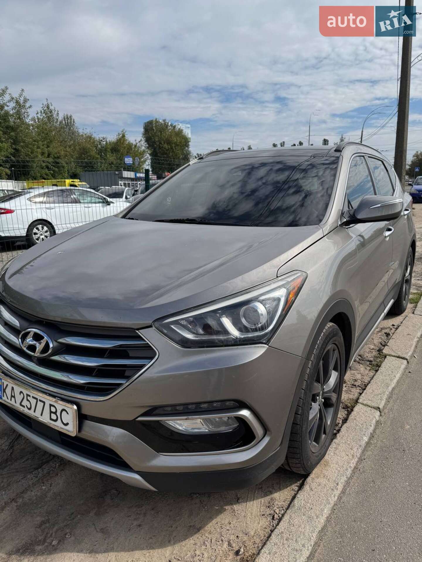 Головне фото звіту автомобіля HYUNDAI SANTA FE 2016