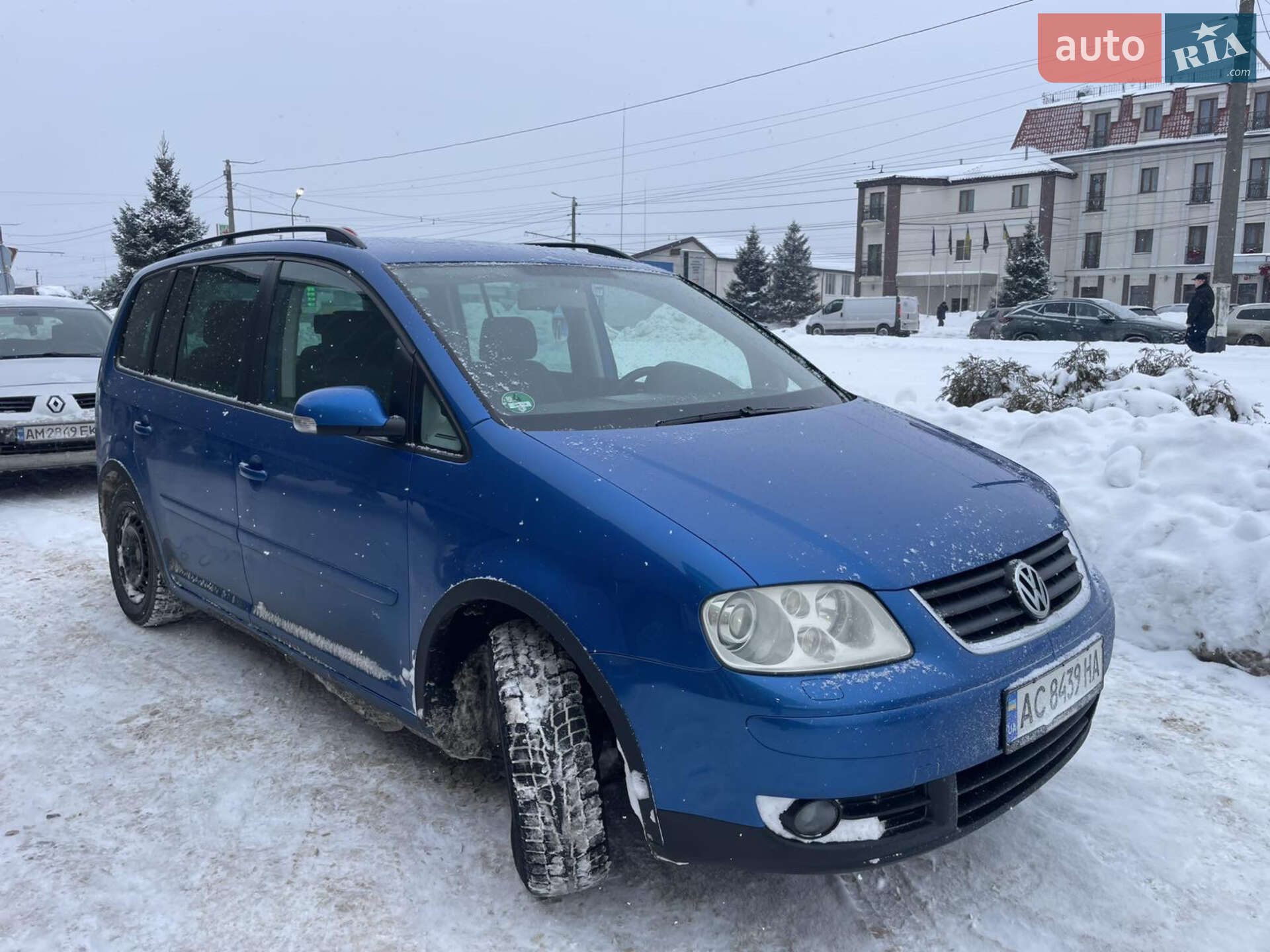 VOLKSWAGEN TOURAN 2003