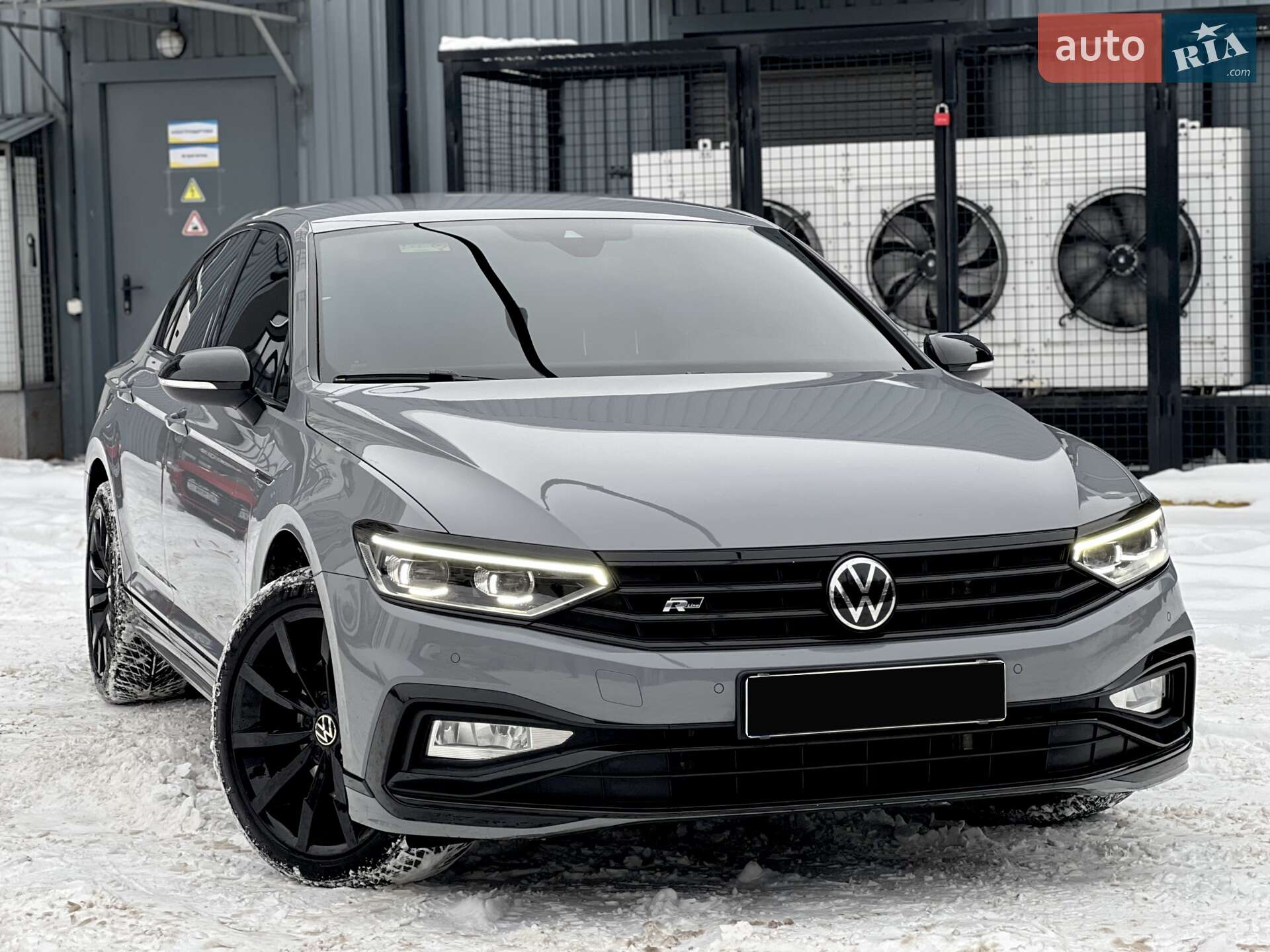 Головне фото звіту автомобіля VOLKSWAGEN PASSAT 2022