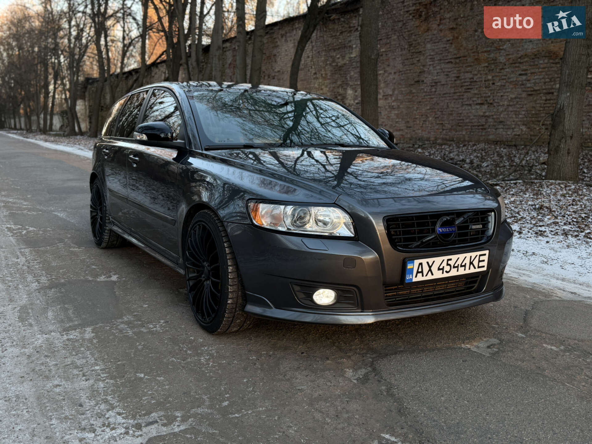 VOLVO V50 2011