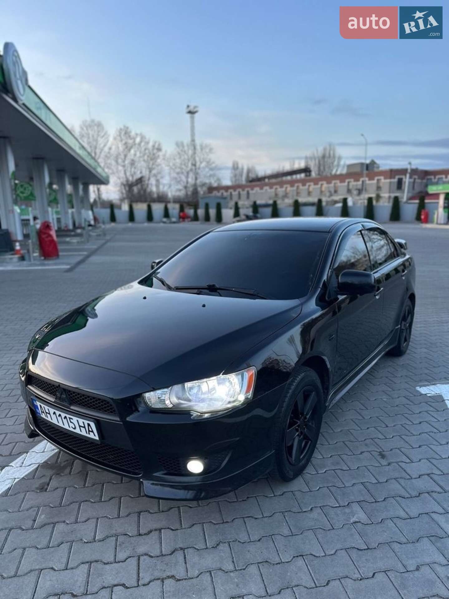 MITSUBISHI LANCER