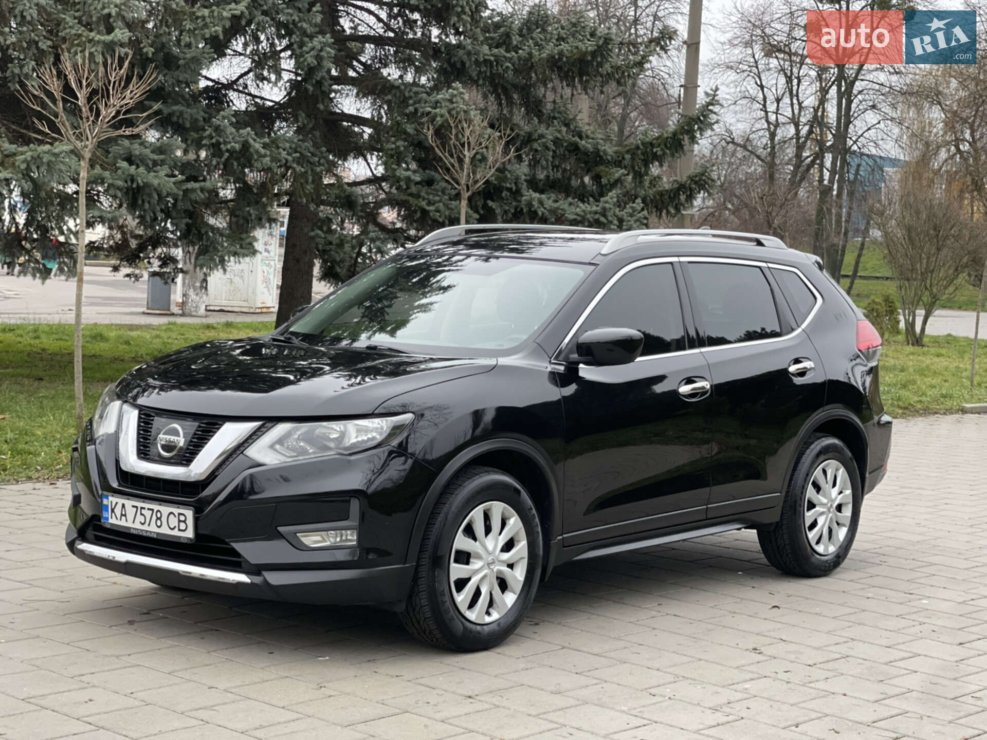 Головне фото звіту автомобіля NISSAN ROGUE 2017