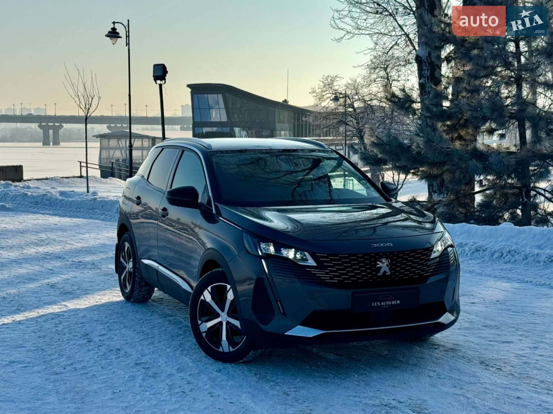 Головне фото звіту автомобіля PEUGEOT 3008 2021