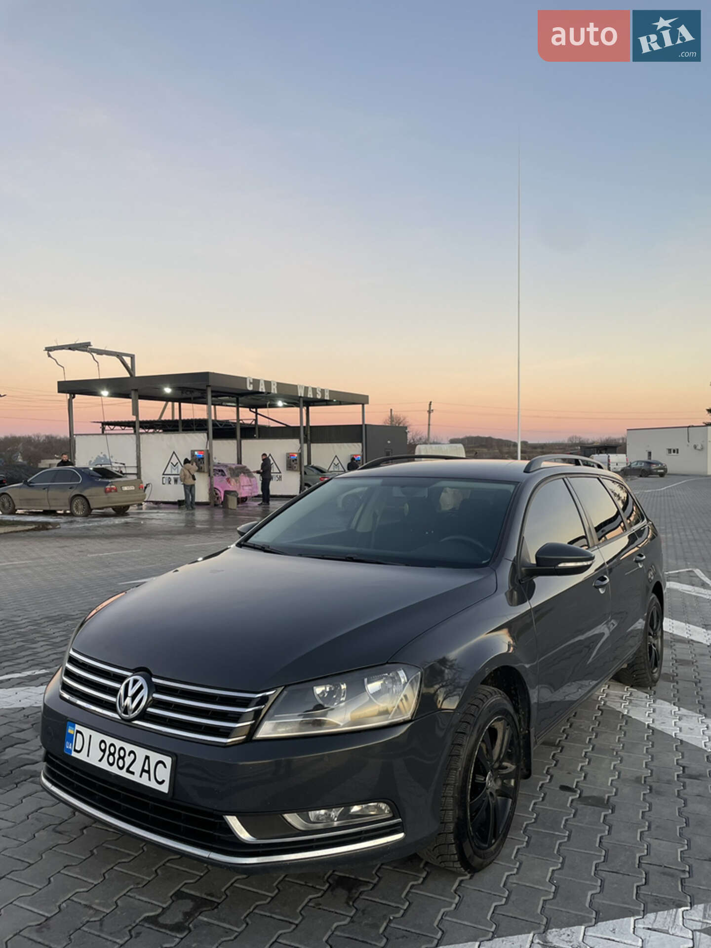 VOLKSWAGEN PASSAT 2011