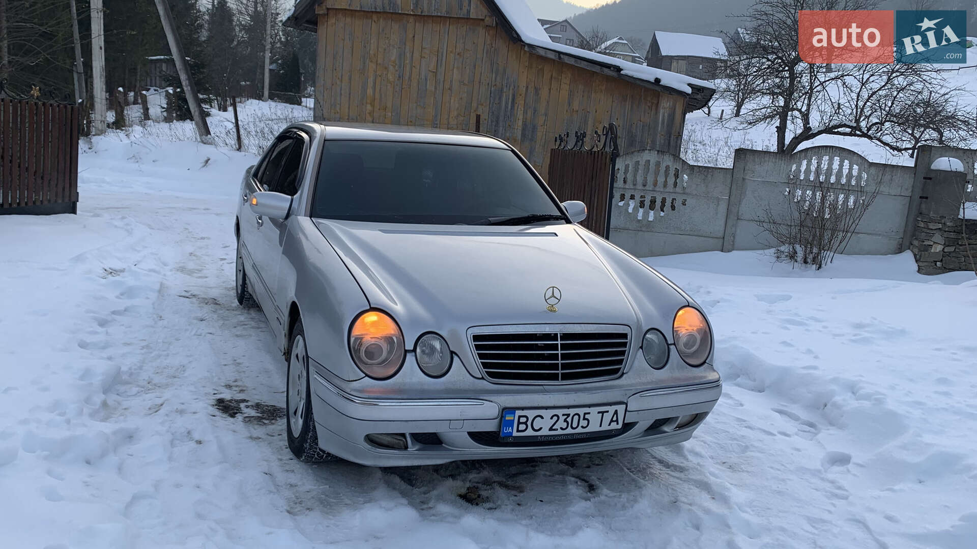 MERCEDES-BENZ E 200 1996
