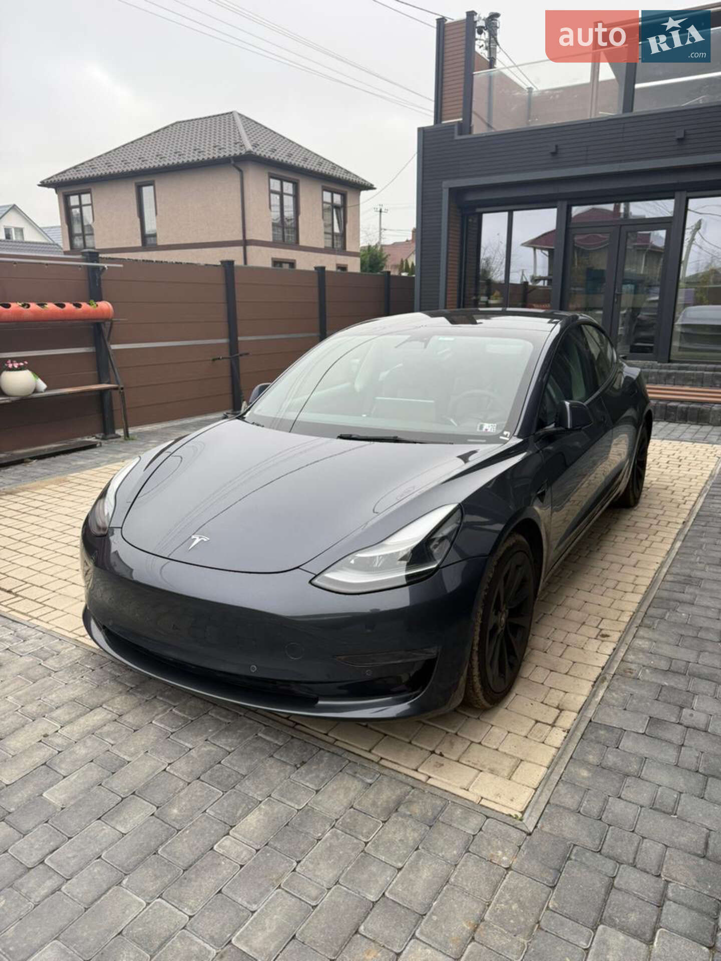 Головне фото звіту автомобіля TESLA MODEL 3 2022