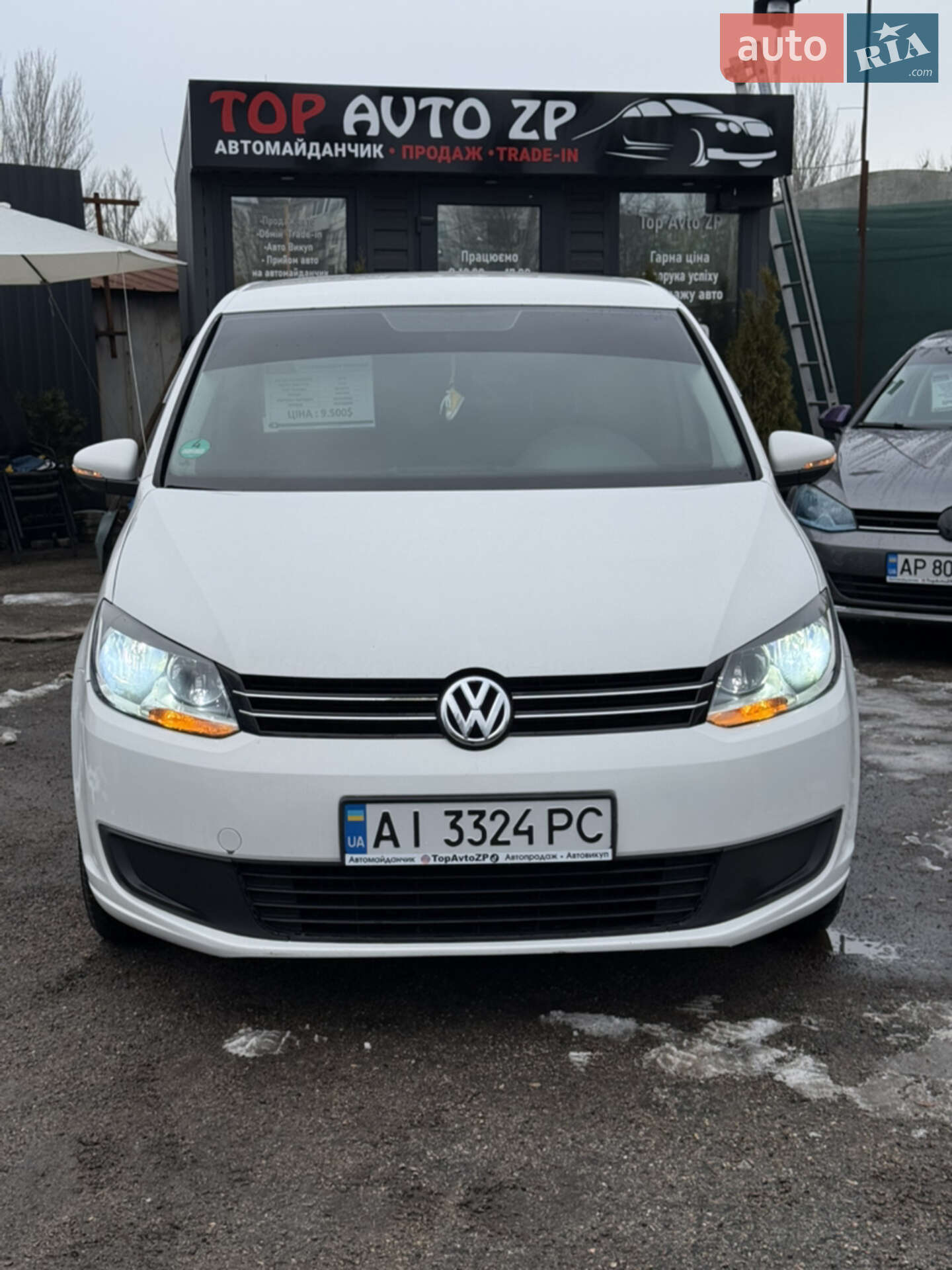 VOLKSWAGEN TOURAN 2012
