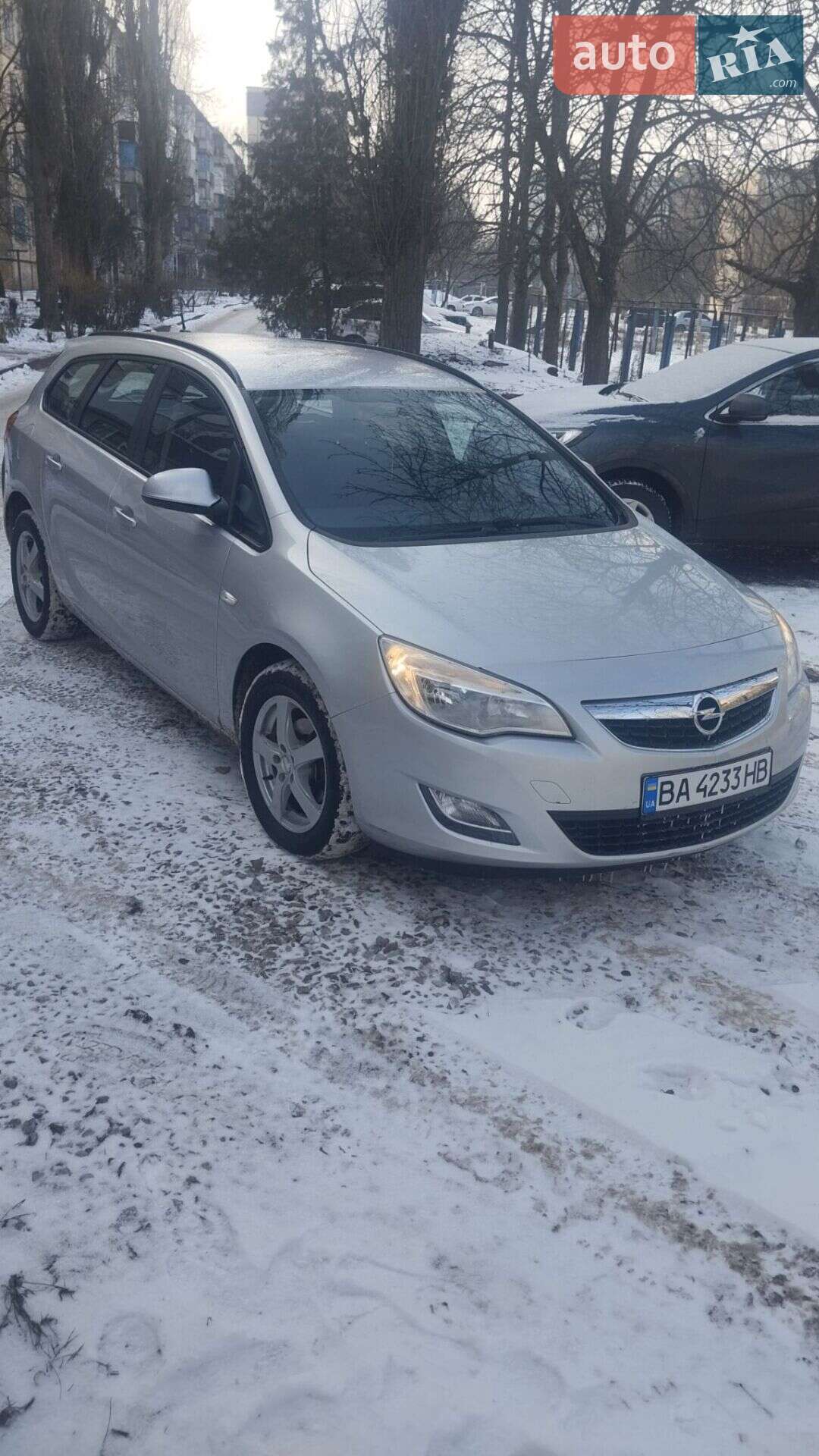 Головне фото звіту автомобіля OPEL ASTRA SPORTS TOURER 2011