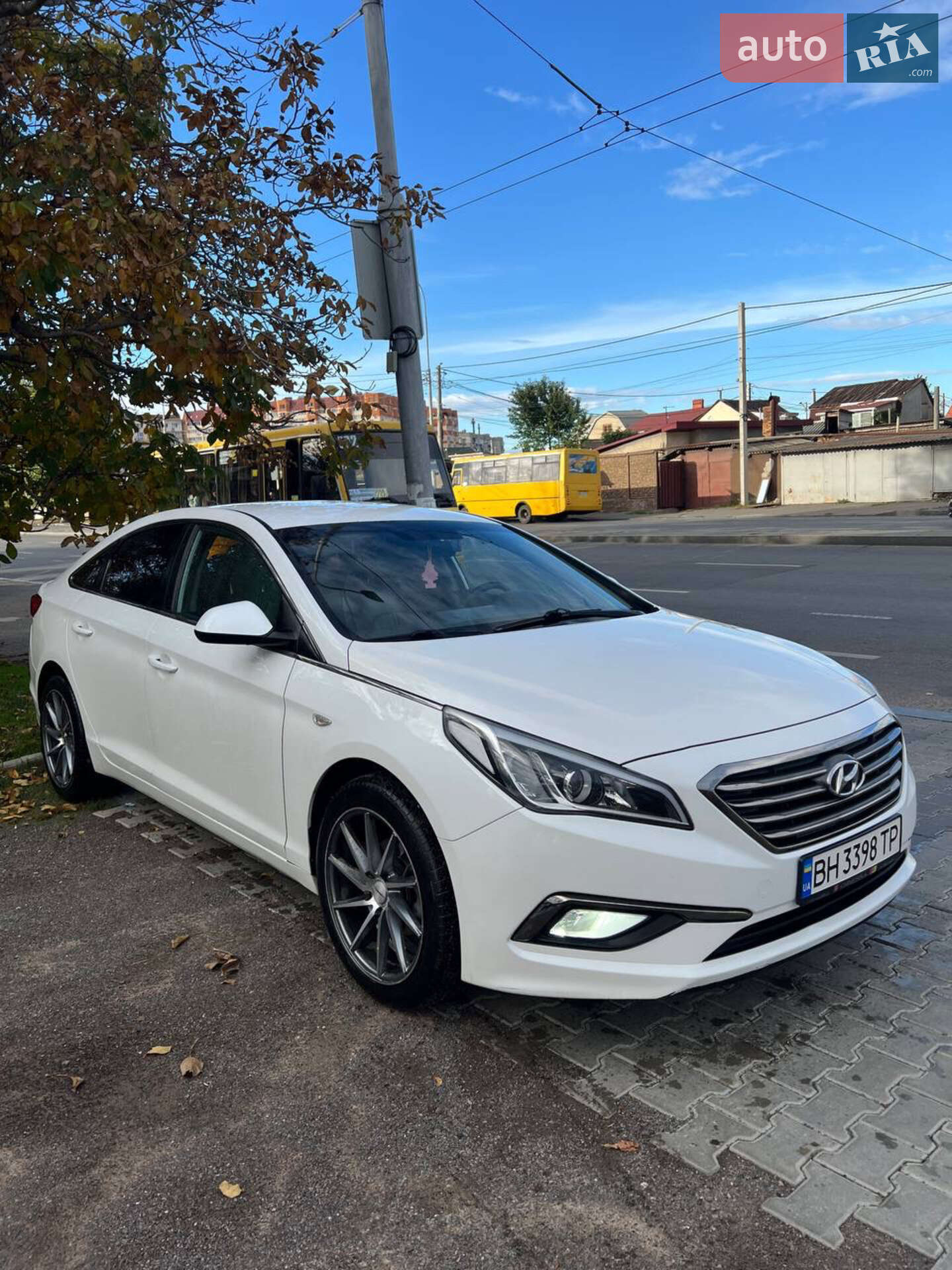 Головне фото звіту автомобіля HYUNDAI SONATA 2015