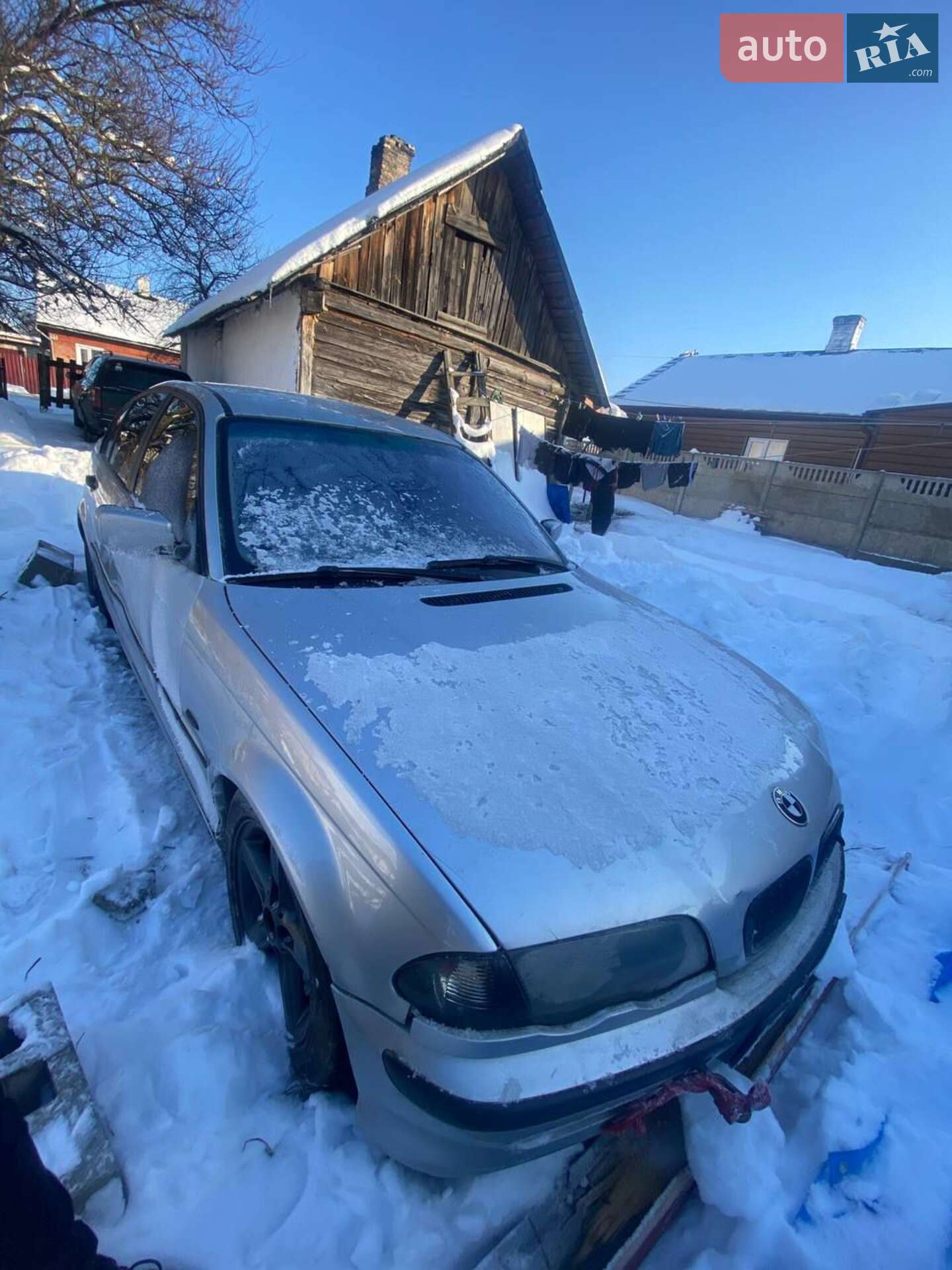 Головне фото звіту автомобіля BMW 320 2000