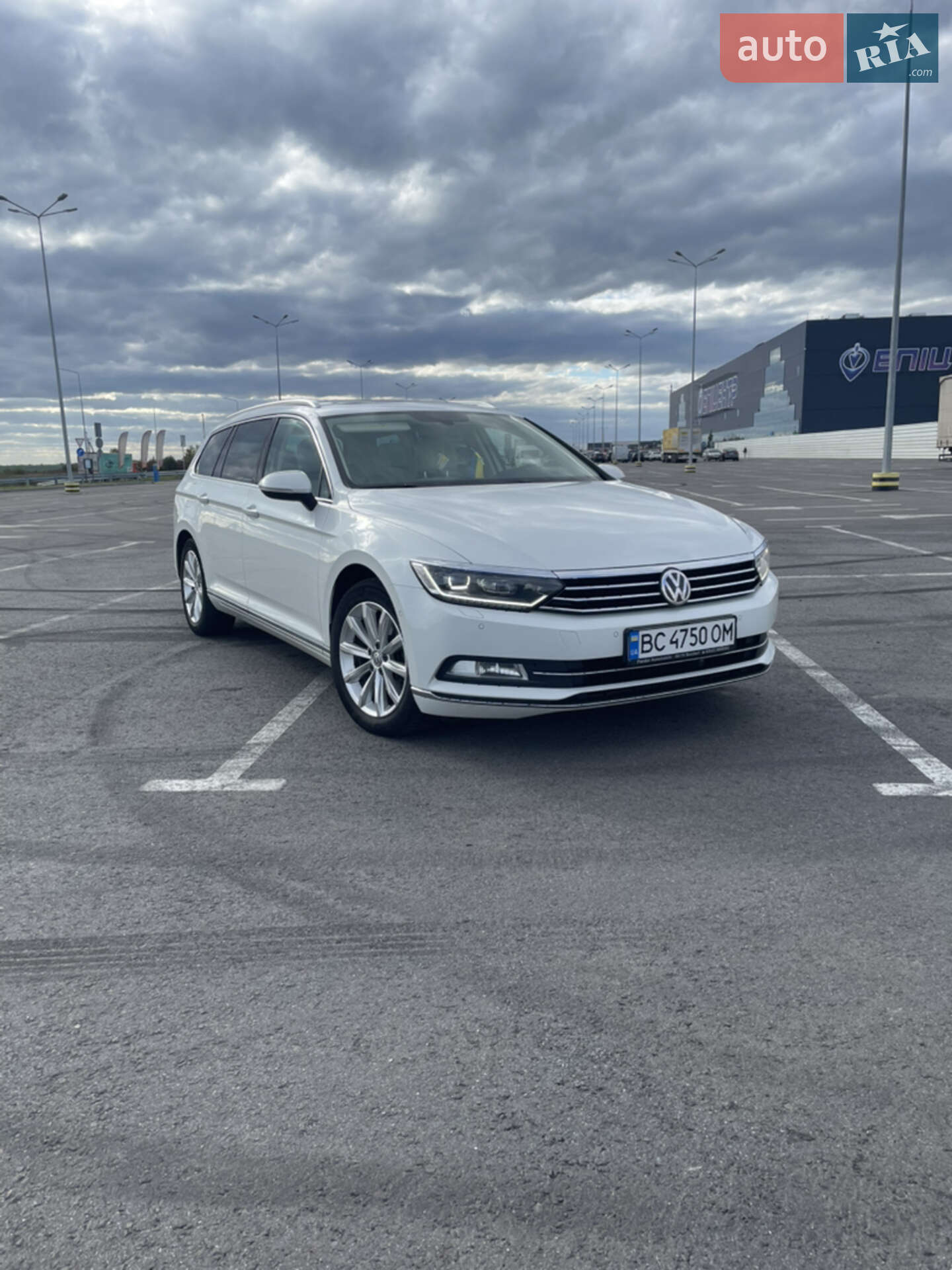 VOLKSWAGEN PASSAT 2017