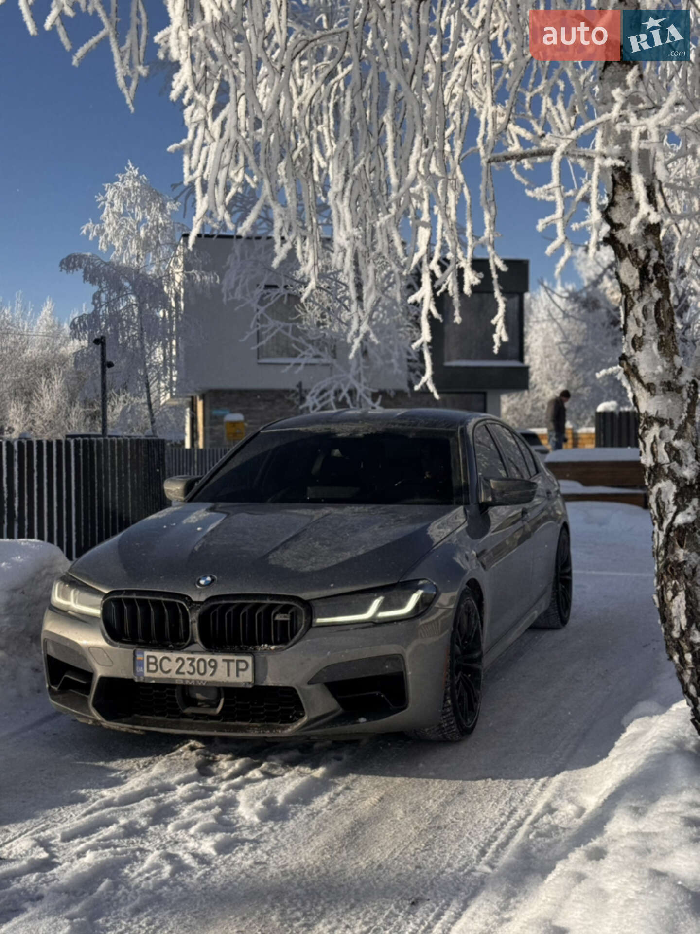 Головне фото звіту автомобіля BMW M5 2020