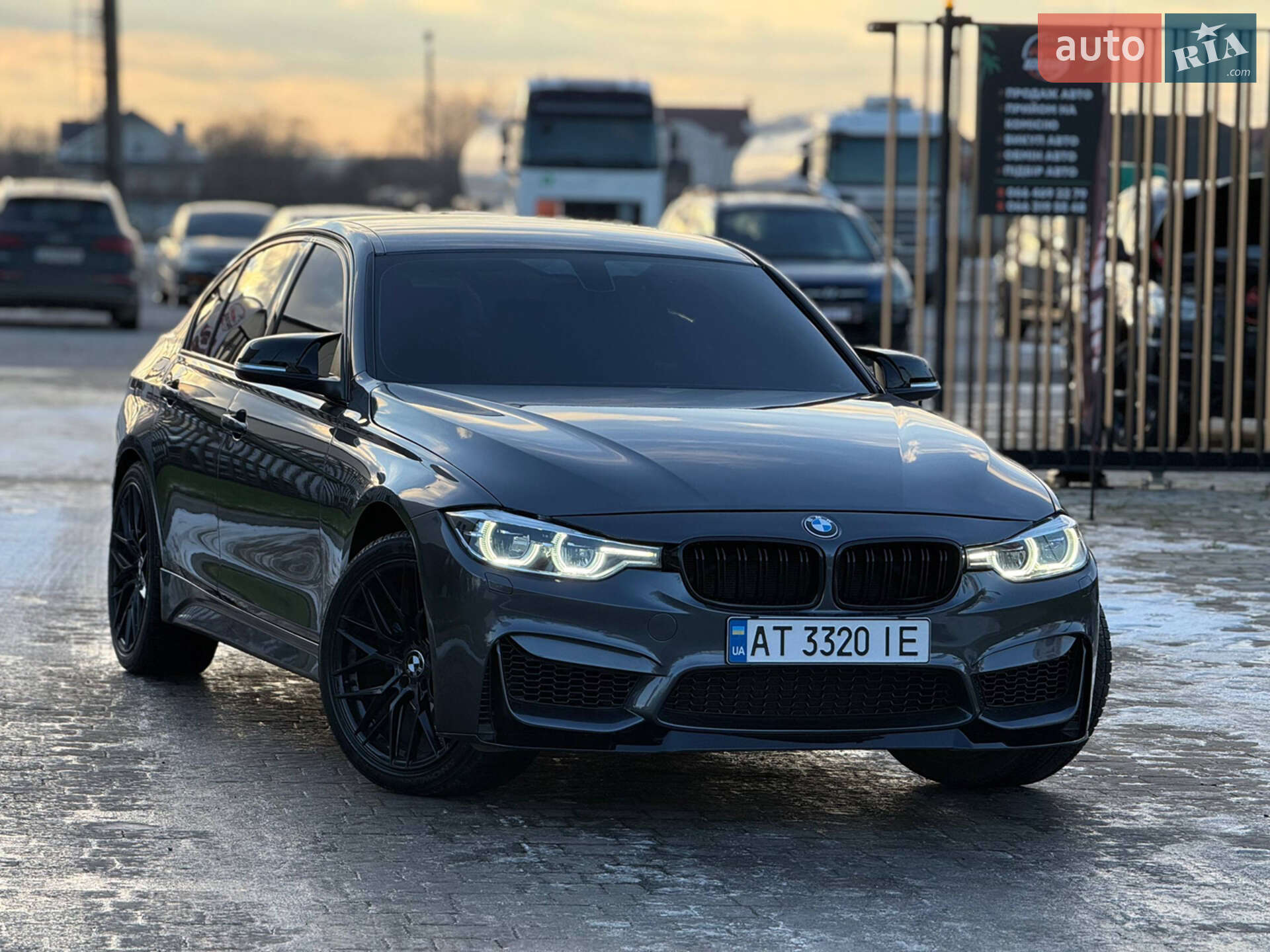 Головне фото звіту автомобіля BMW 330I 2017