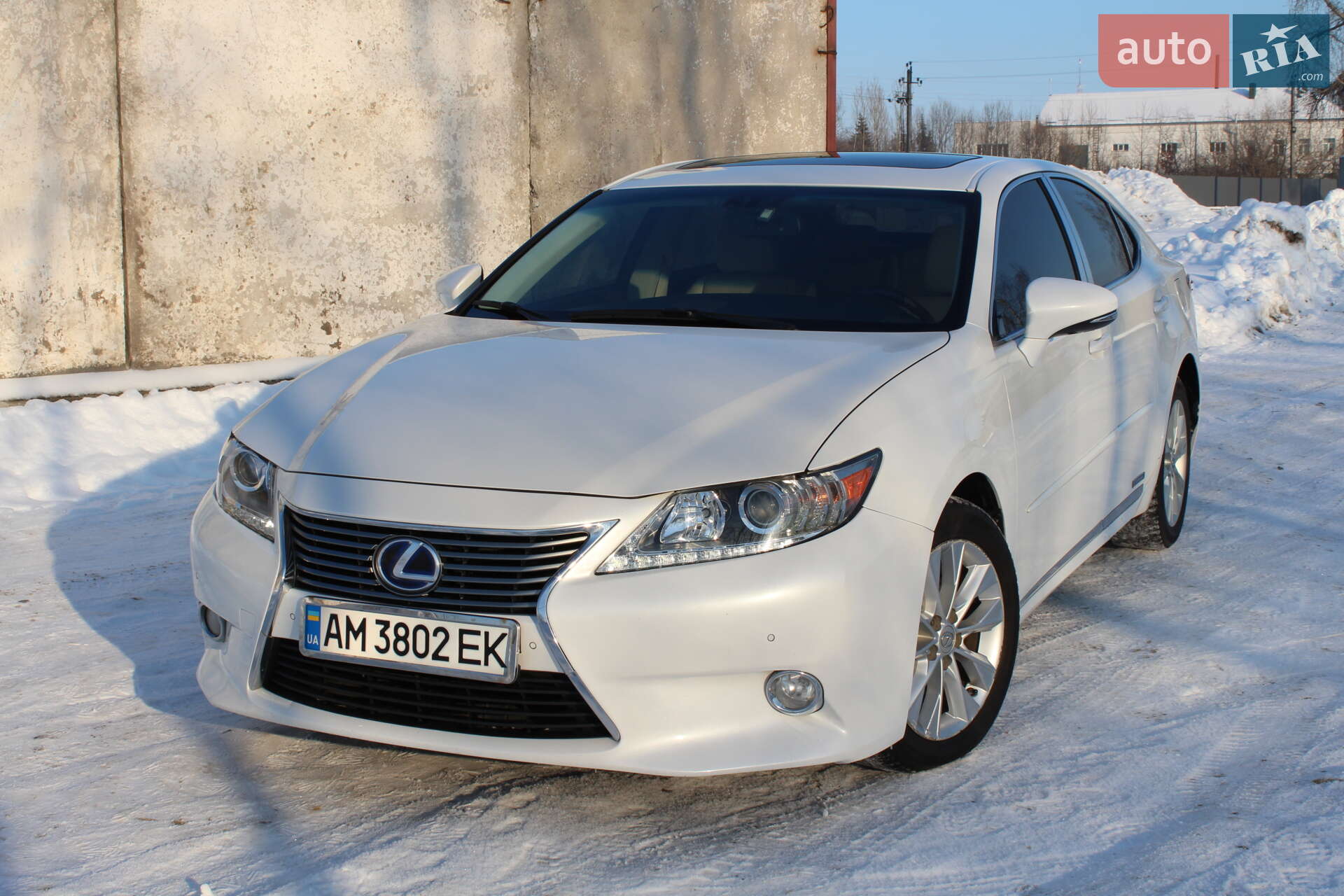 Головне фото звіту автомобіля LEXUS ES 300H 2013