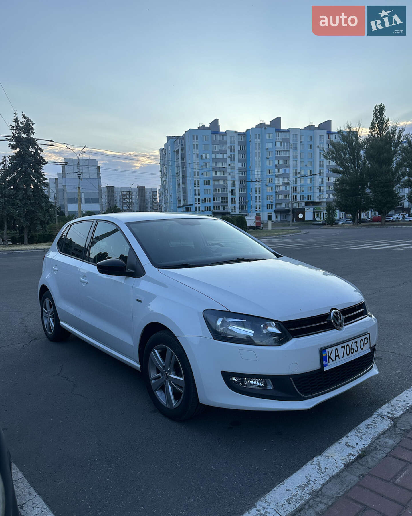 VOLKSWAGEN POLO 2012