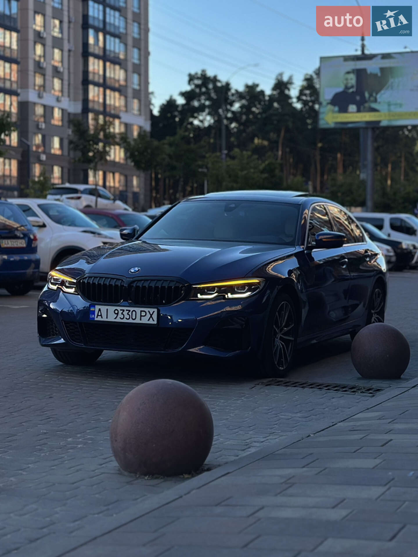 Головне фото звіту автомобіля BMW 330I 2021