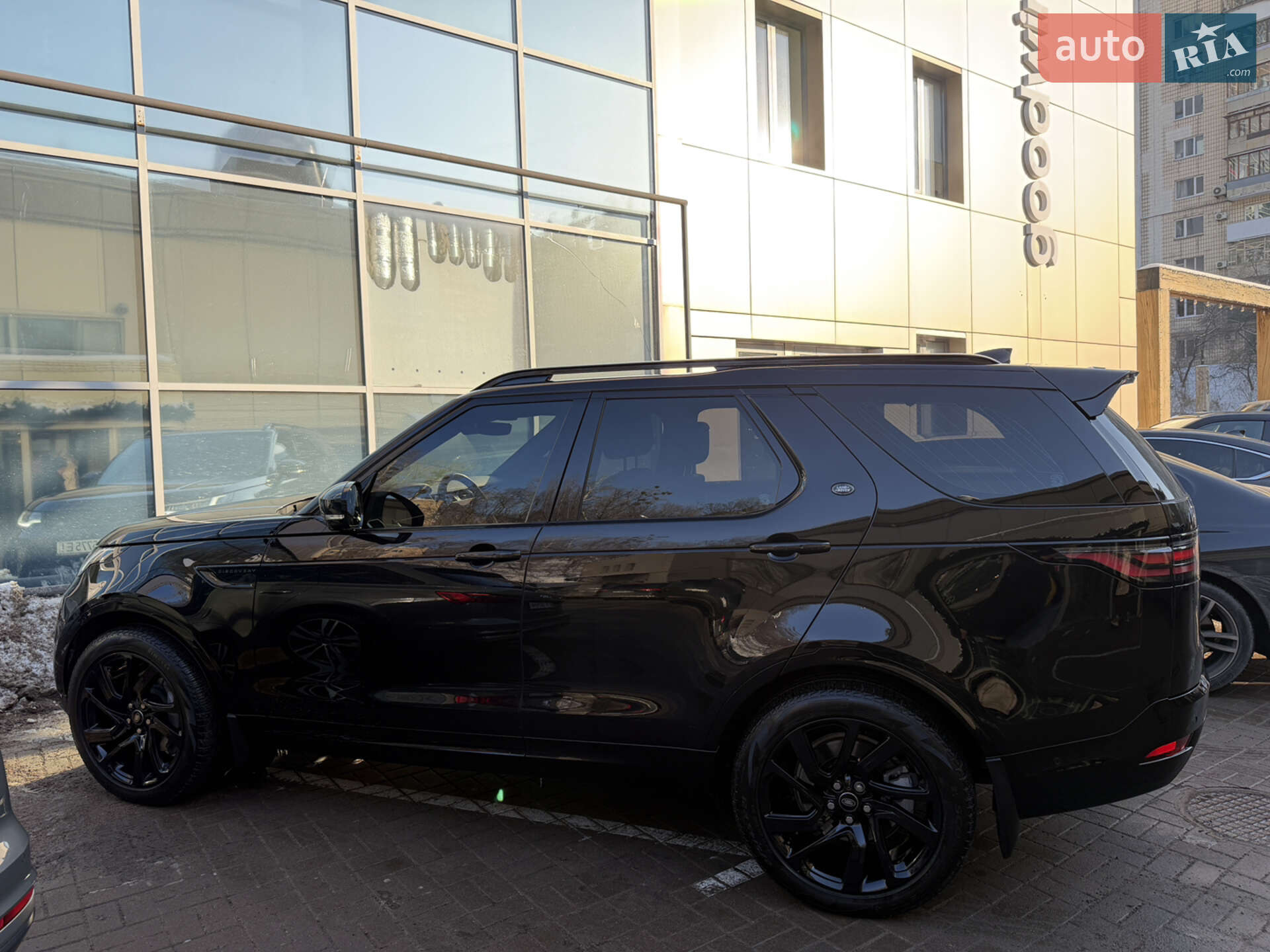 LAND ROVER DISCOVERY 2023