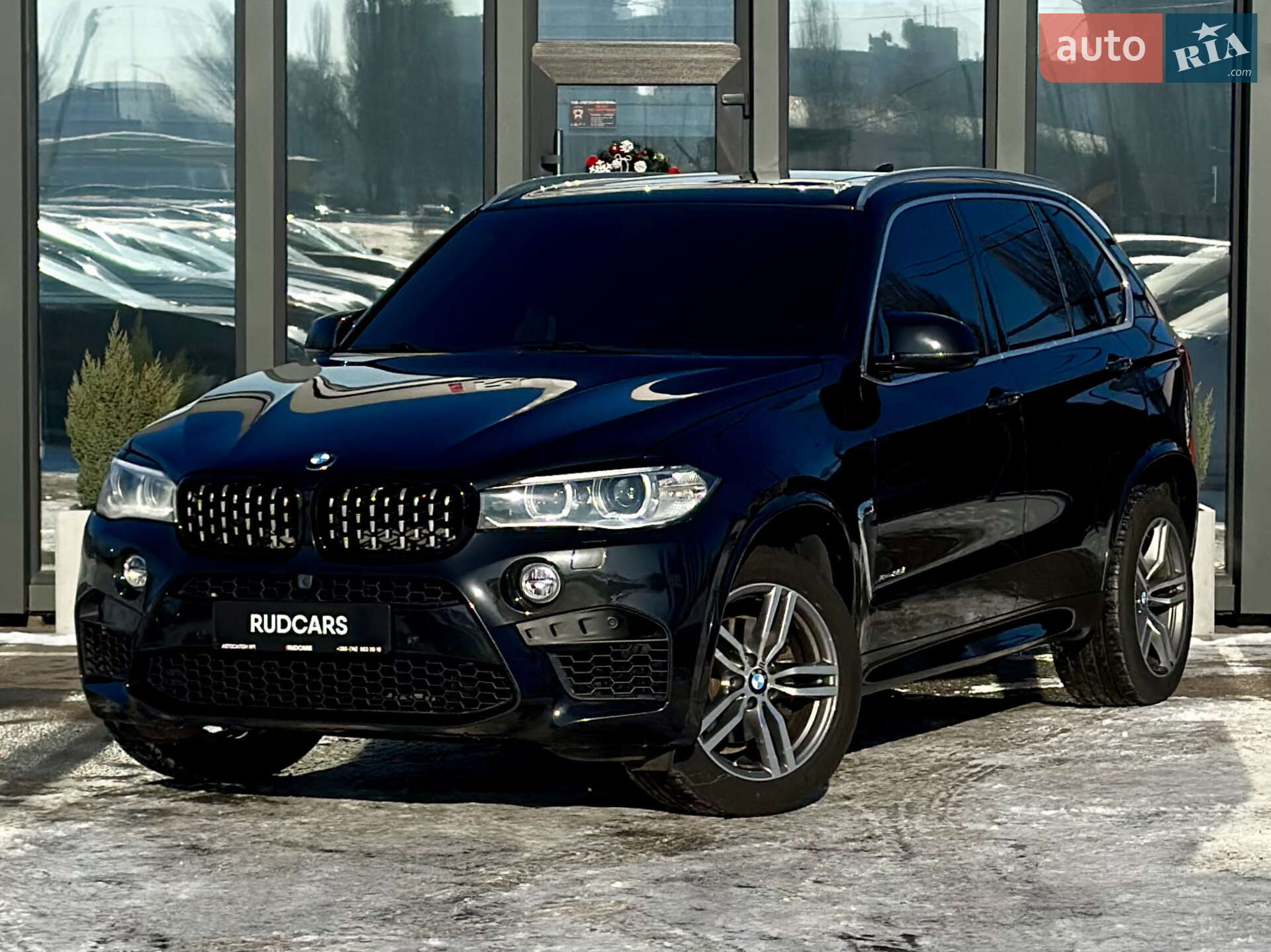 Головне фото звіту автомобіля BMW X5 2016
