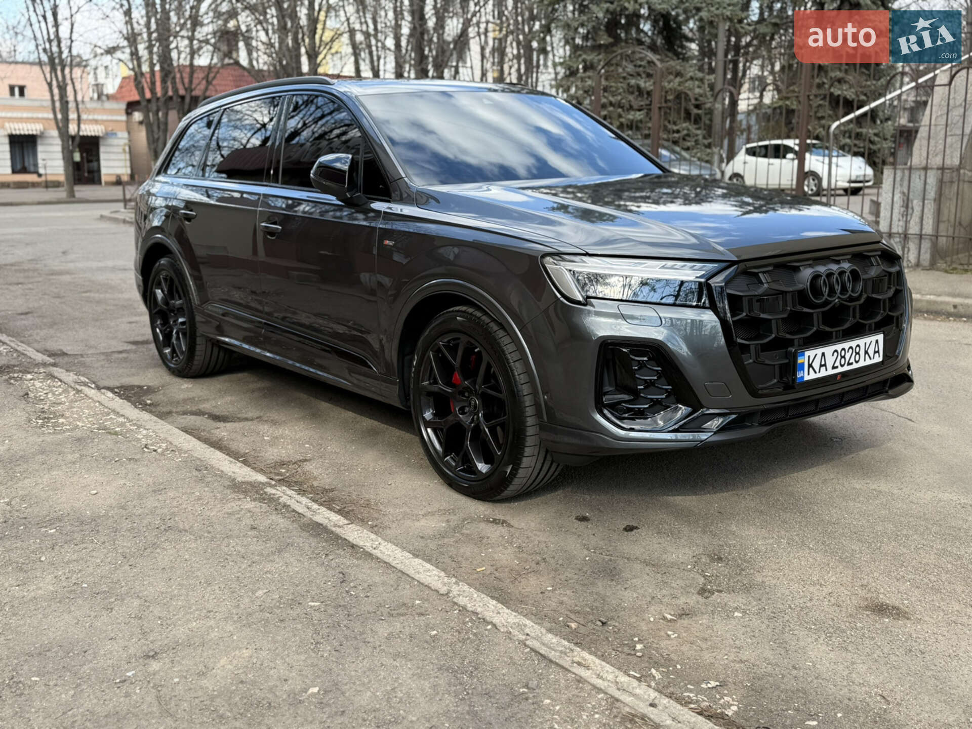 AUDI Q7 2025