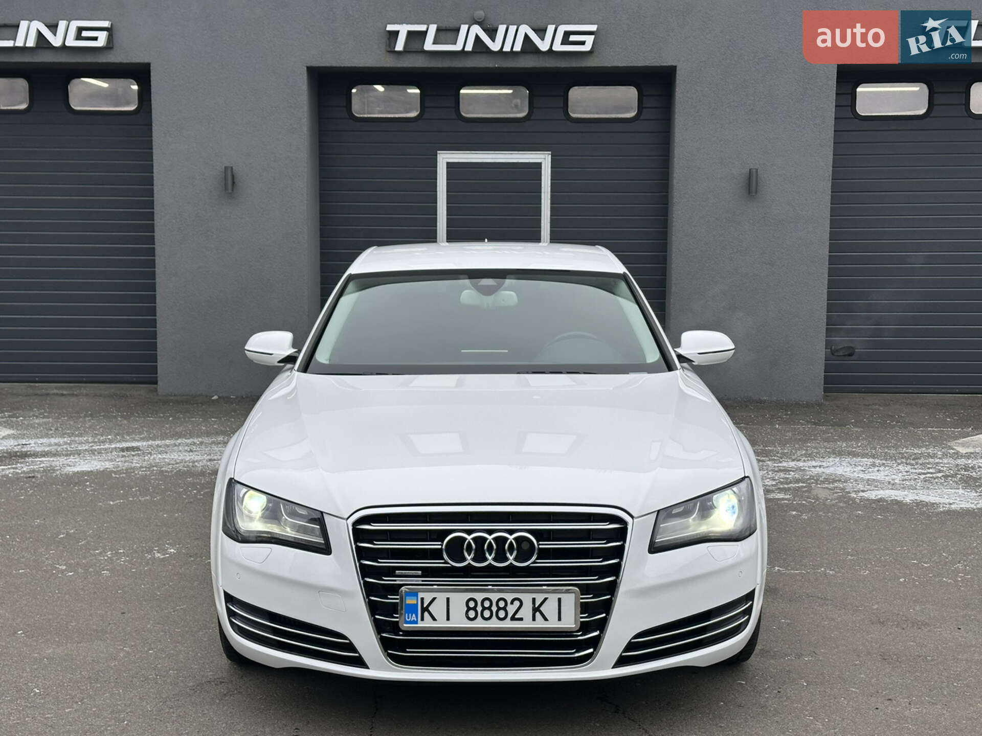 AUDI A8 2011