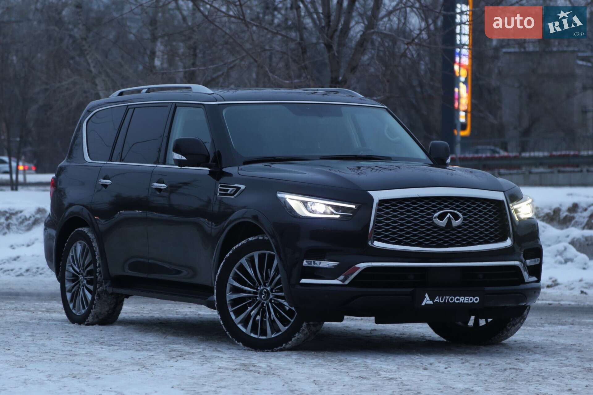 INFINITI QX80 2021