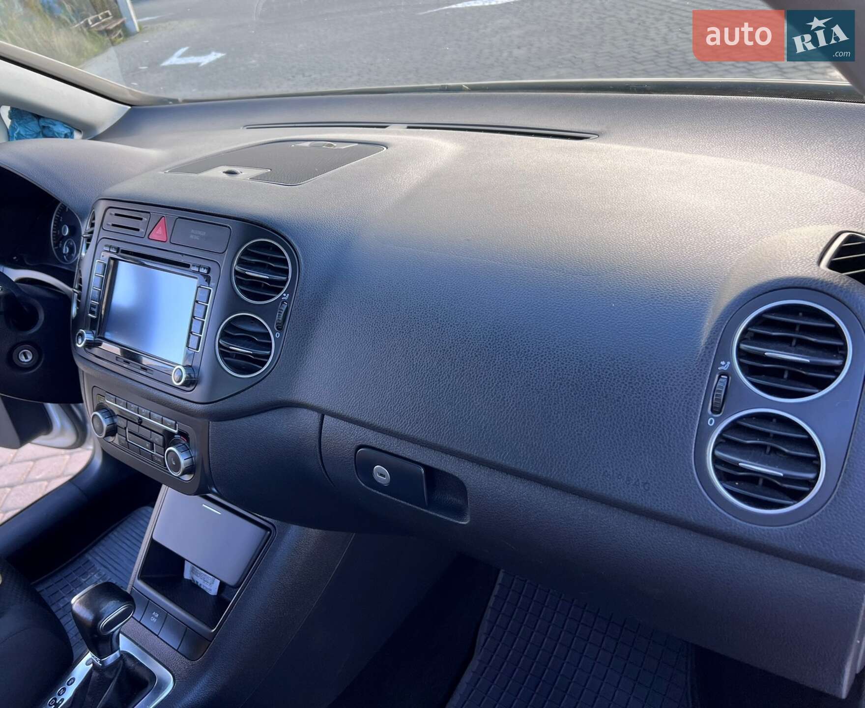 VOLKSWAGEN GOLF 2010