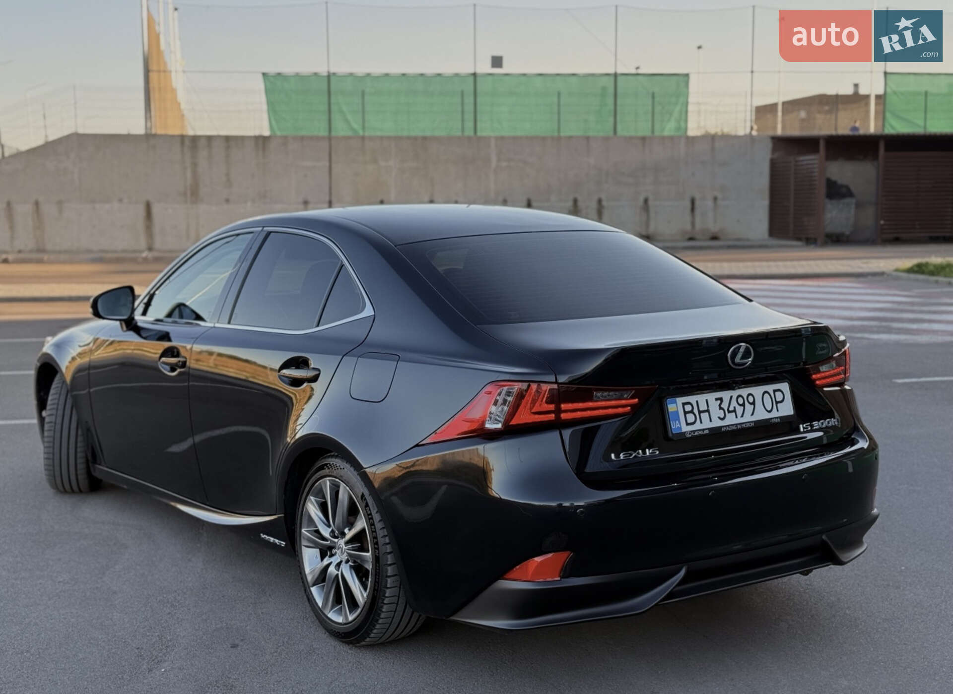 LEXUS IS 300H 2016
