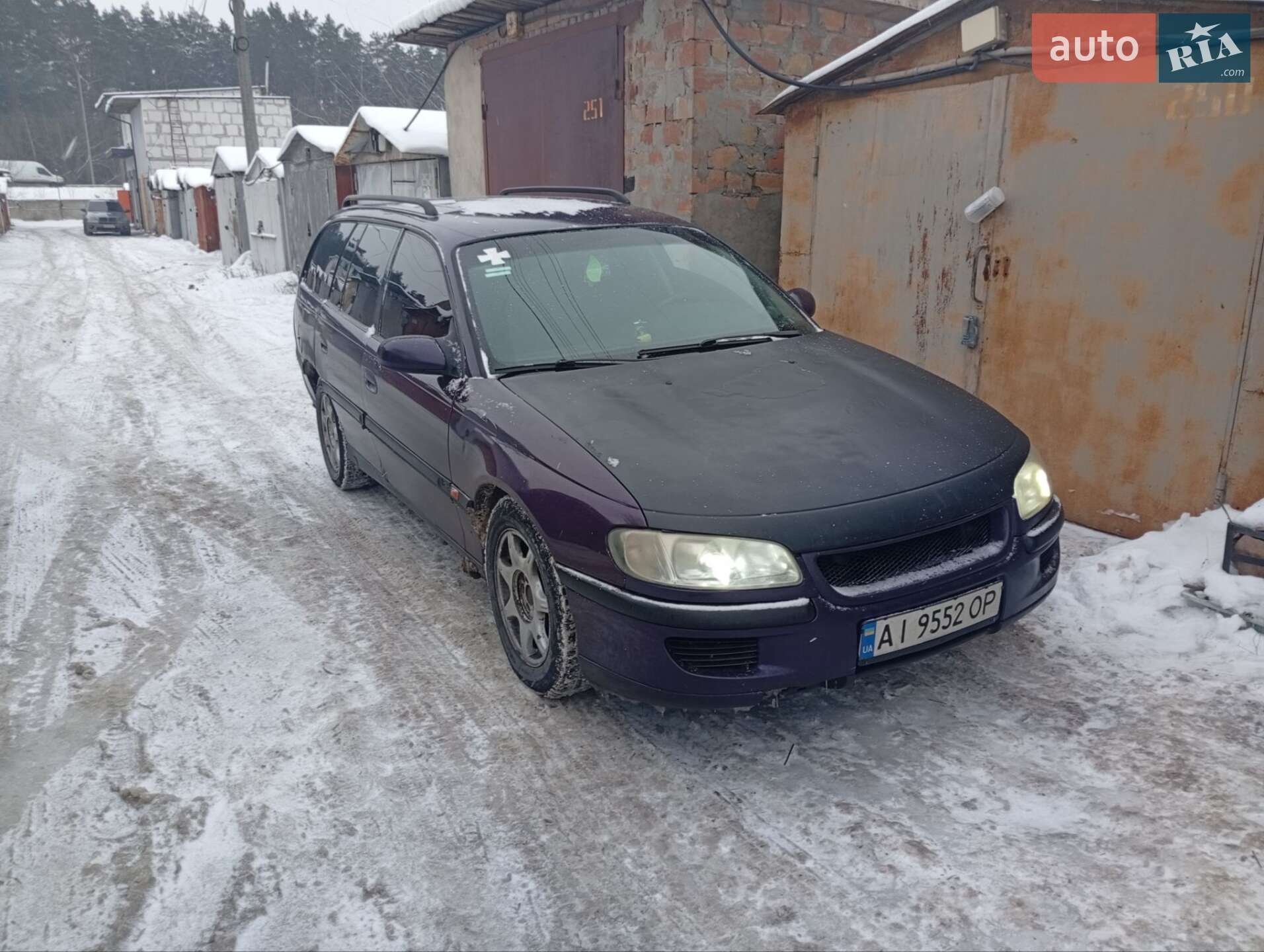 Головне фото звіту автомобіля OPEL OMEGA CARAVAN 1995