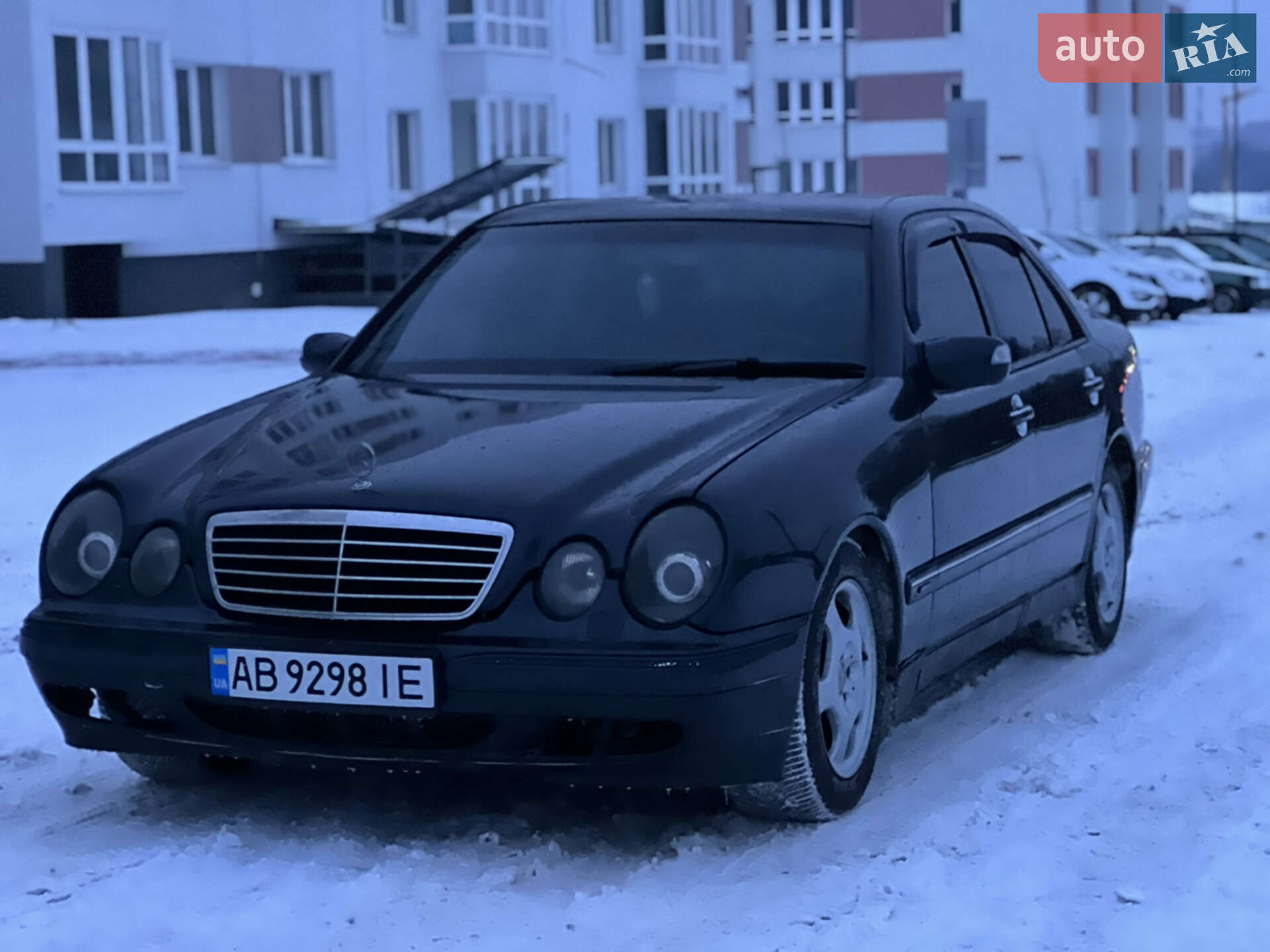 MERCEDES-BENZ E 220 2001