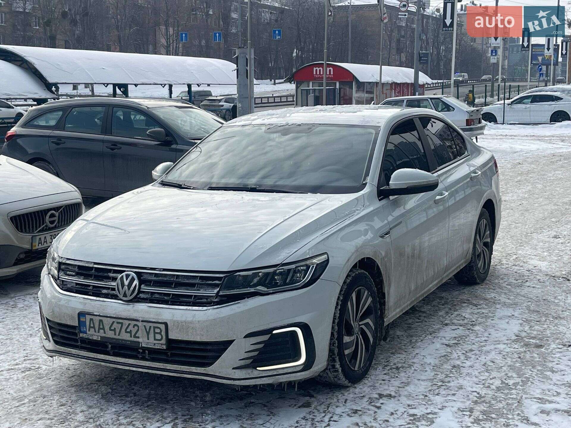 VOLKSWAGEN E-BORA 2020