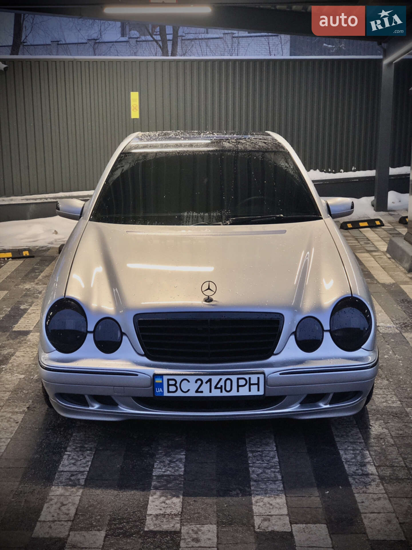 MERCEDES-BENZ E 220 2000