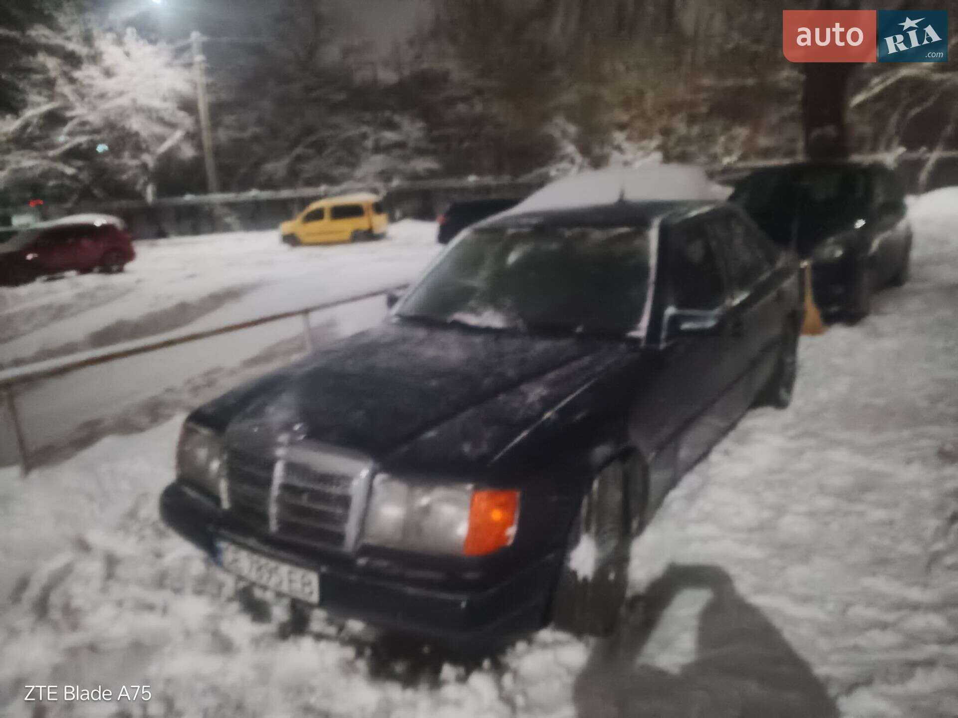 MERCEDES-BENZ 230 1987