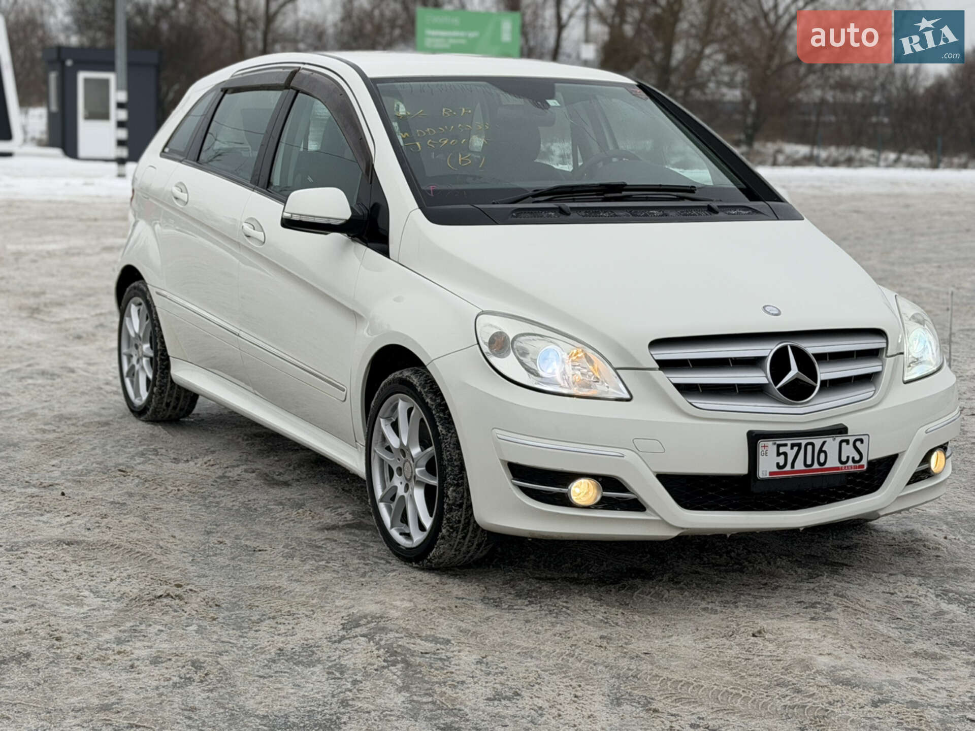 Головне фото звіту автомобіля MERCEDES-BENZ B 200 2010