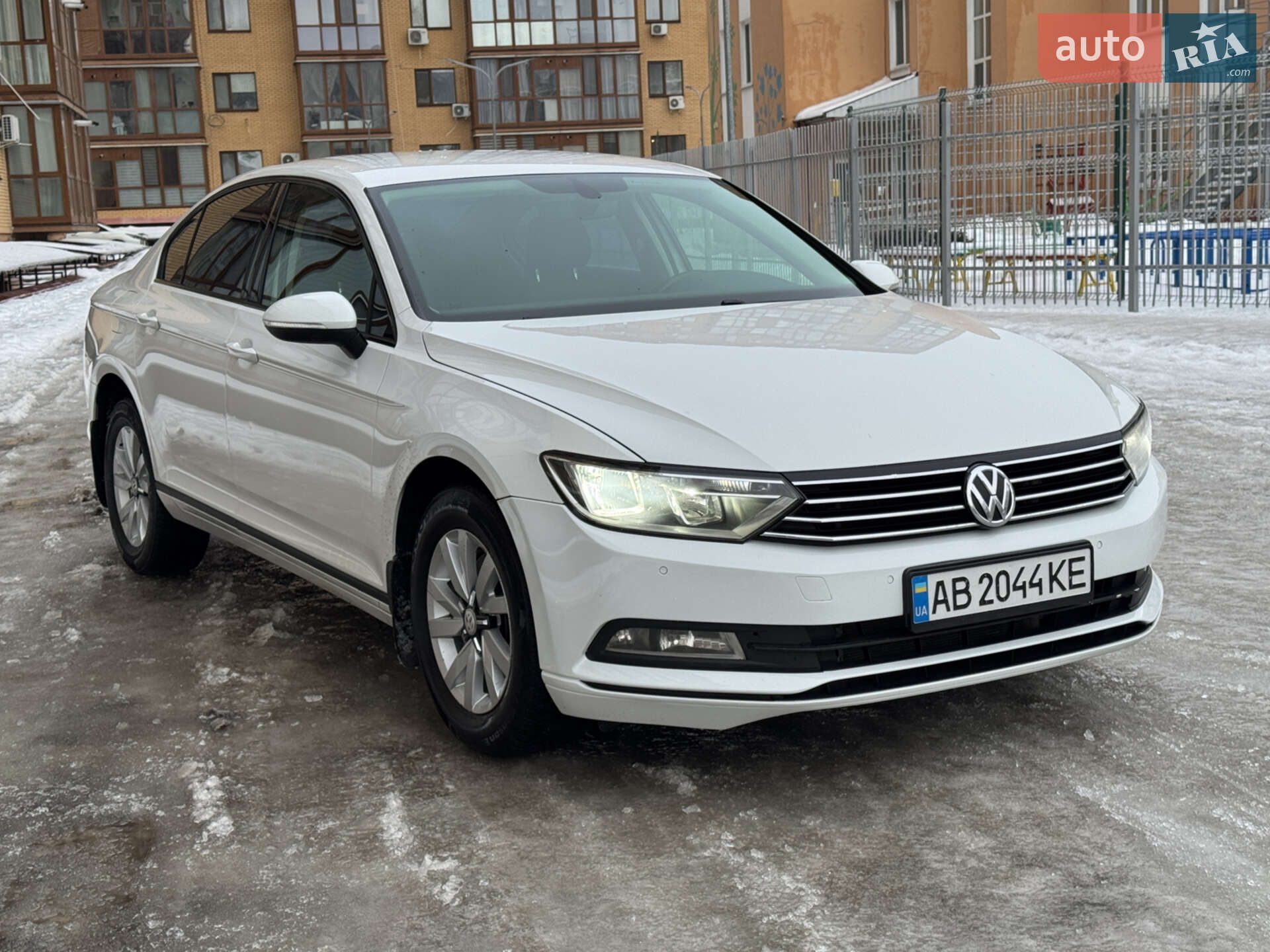 VOLKSWAGEN PASSAT 2016