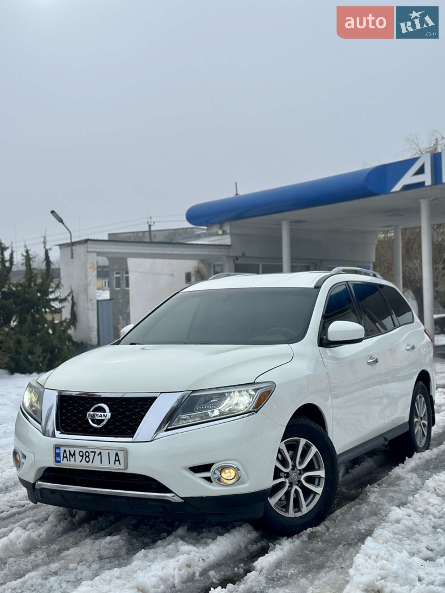 Головне фото звіту автомобіля NISSAN PATHFINDER 2015