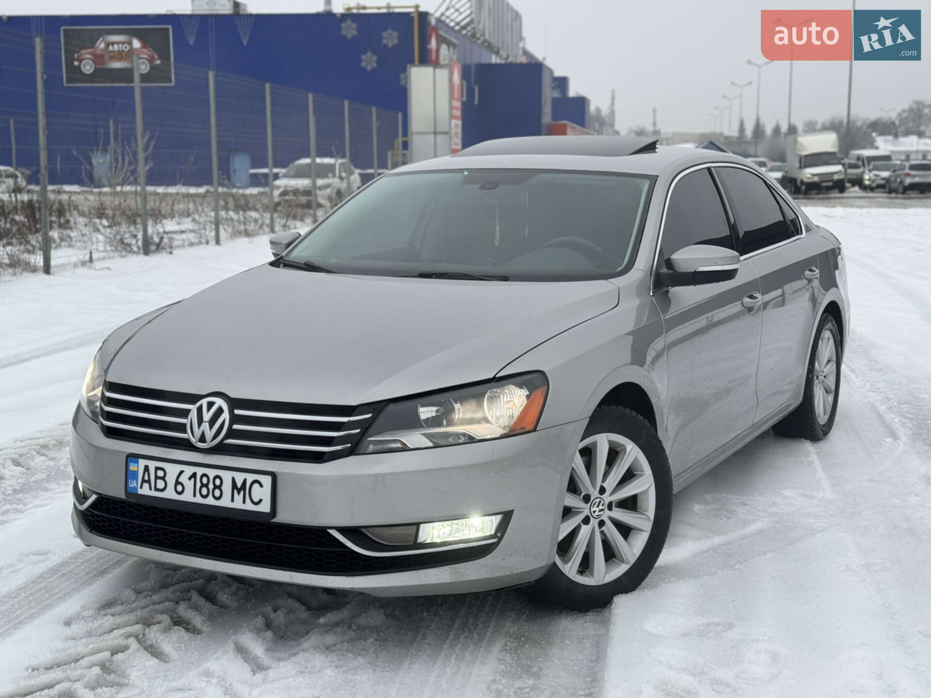 VOLKSWAGEN PASSAT 2012