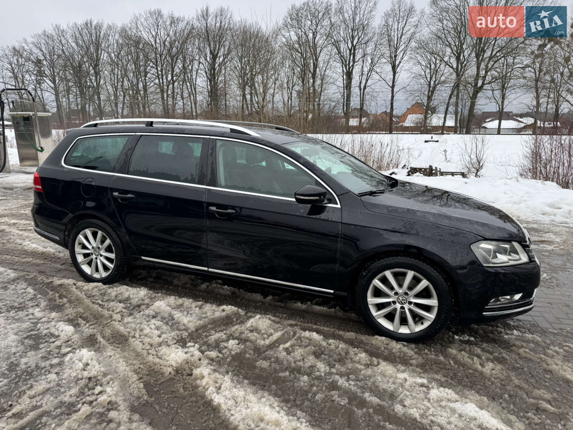 VOLKSWAGEN PASSAT 2011