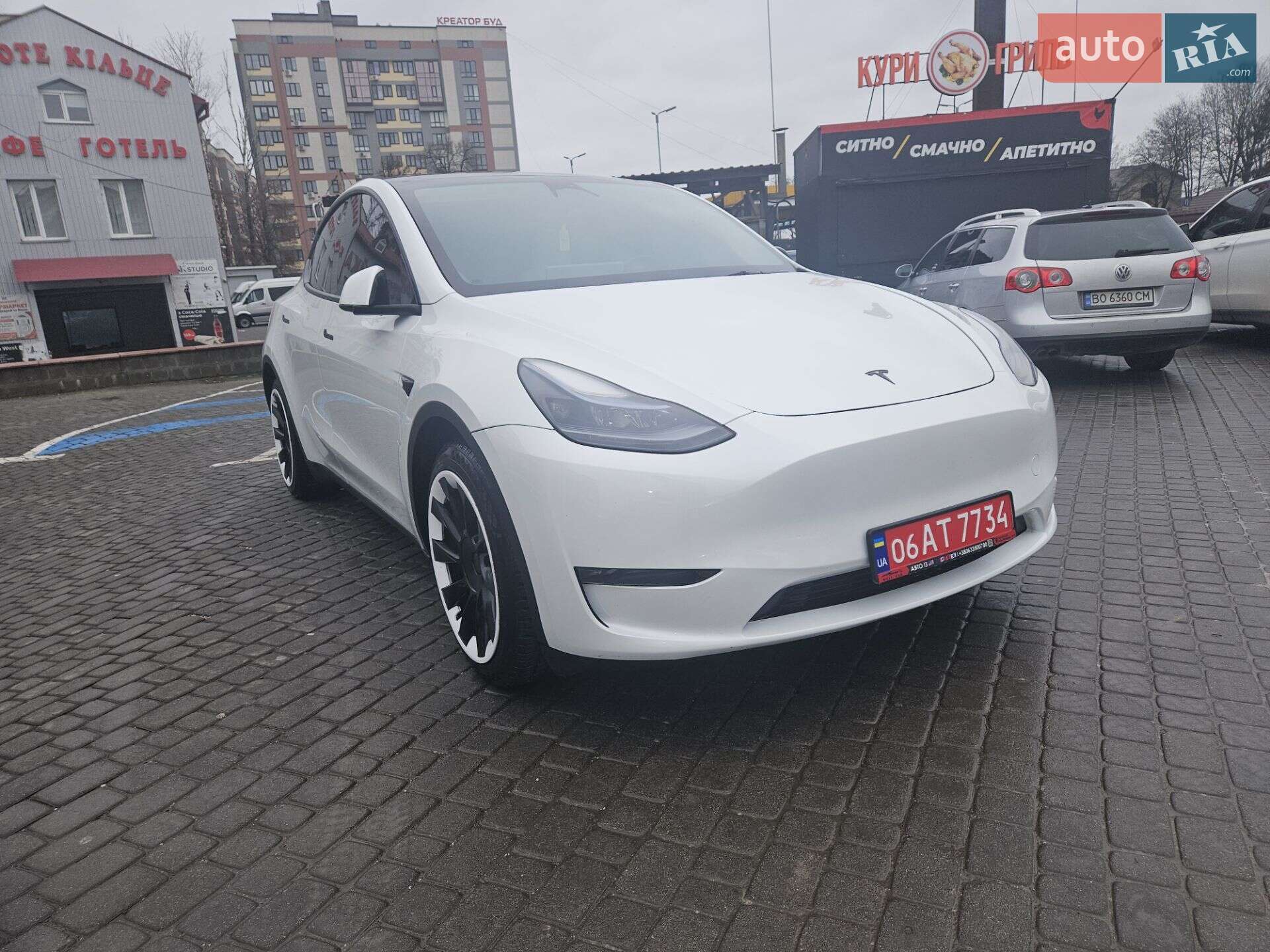 Головне фото звіту автомобіля TESLA MODEL Y 2022