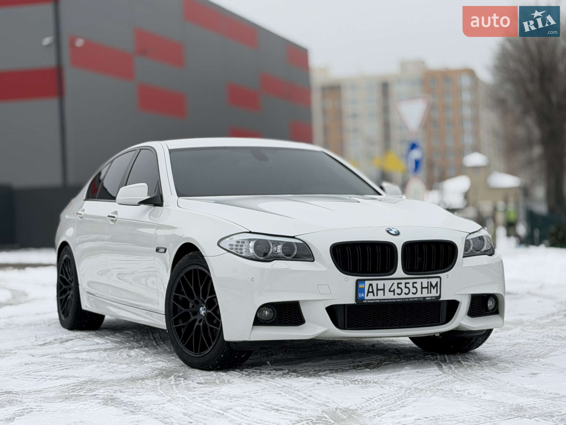 Головне фото звіту автомобіля BMW 520 2012