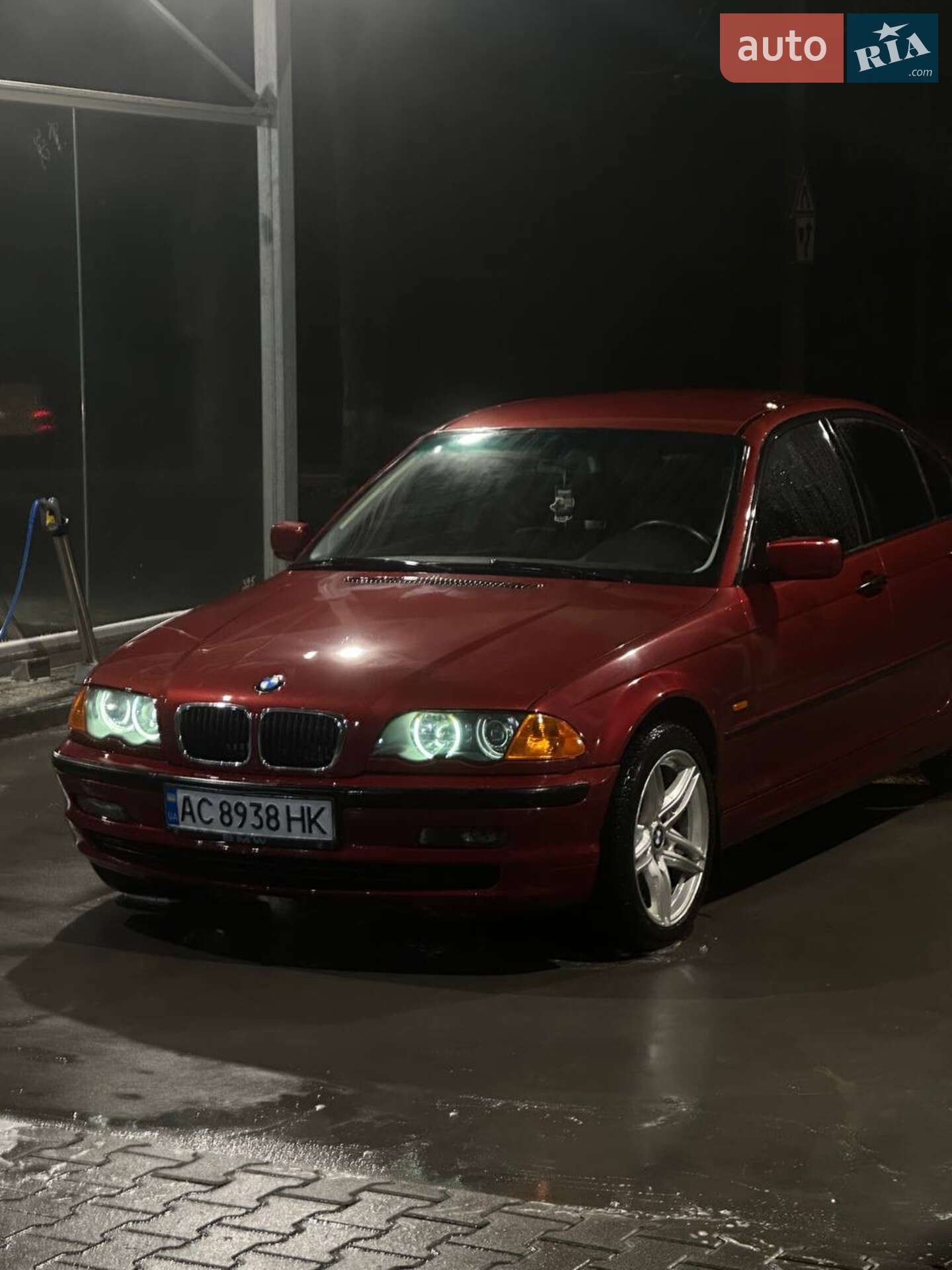 Головне фото звіту автомобіля BMW 318I 1999