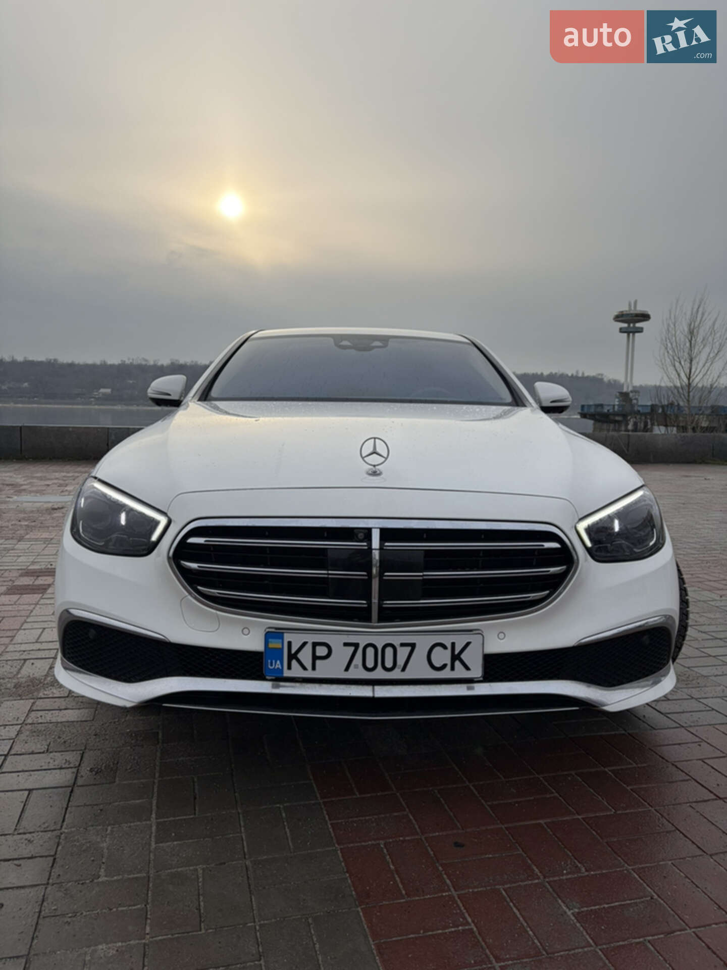 MERCEDES-BENZ E 220 2020