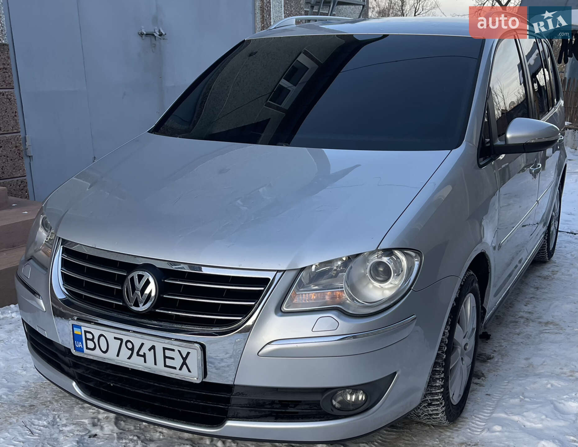VOLKSWAGEN TOURAN 2010
