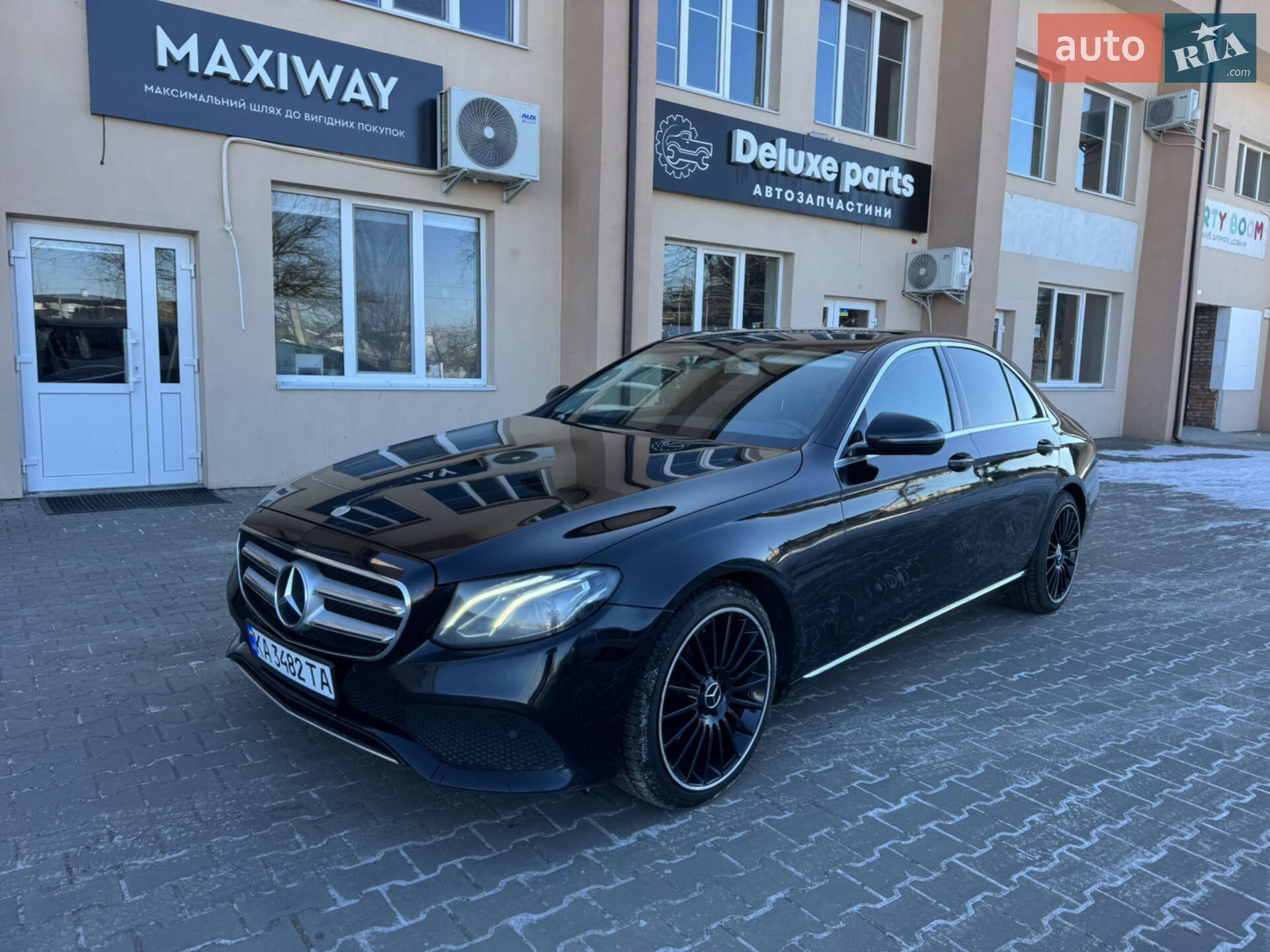 Головне фото звіту автомобіля MERCEDES-BENZ E 220 2016