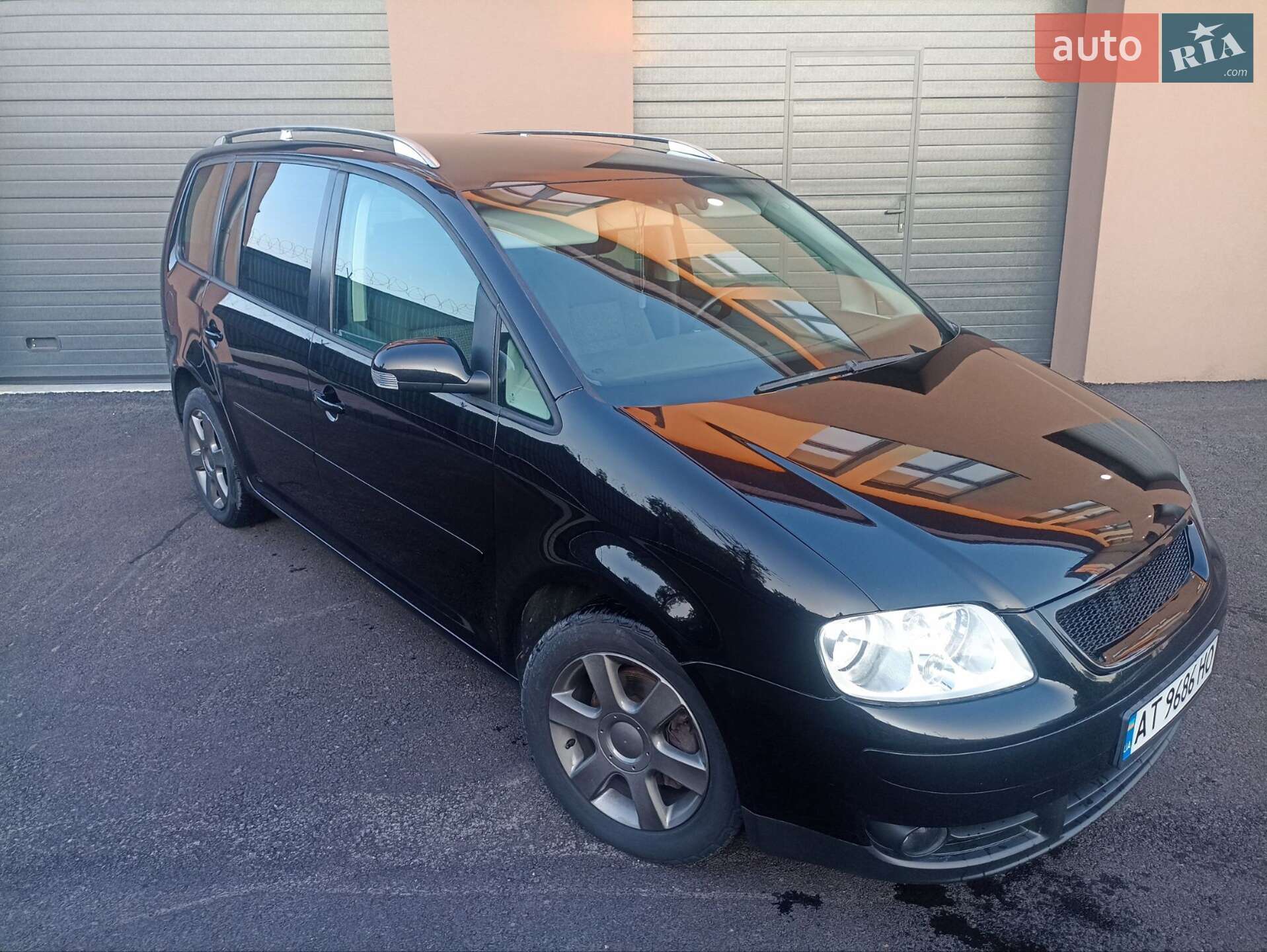 VOLKSWAGEN TOURAN 2004