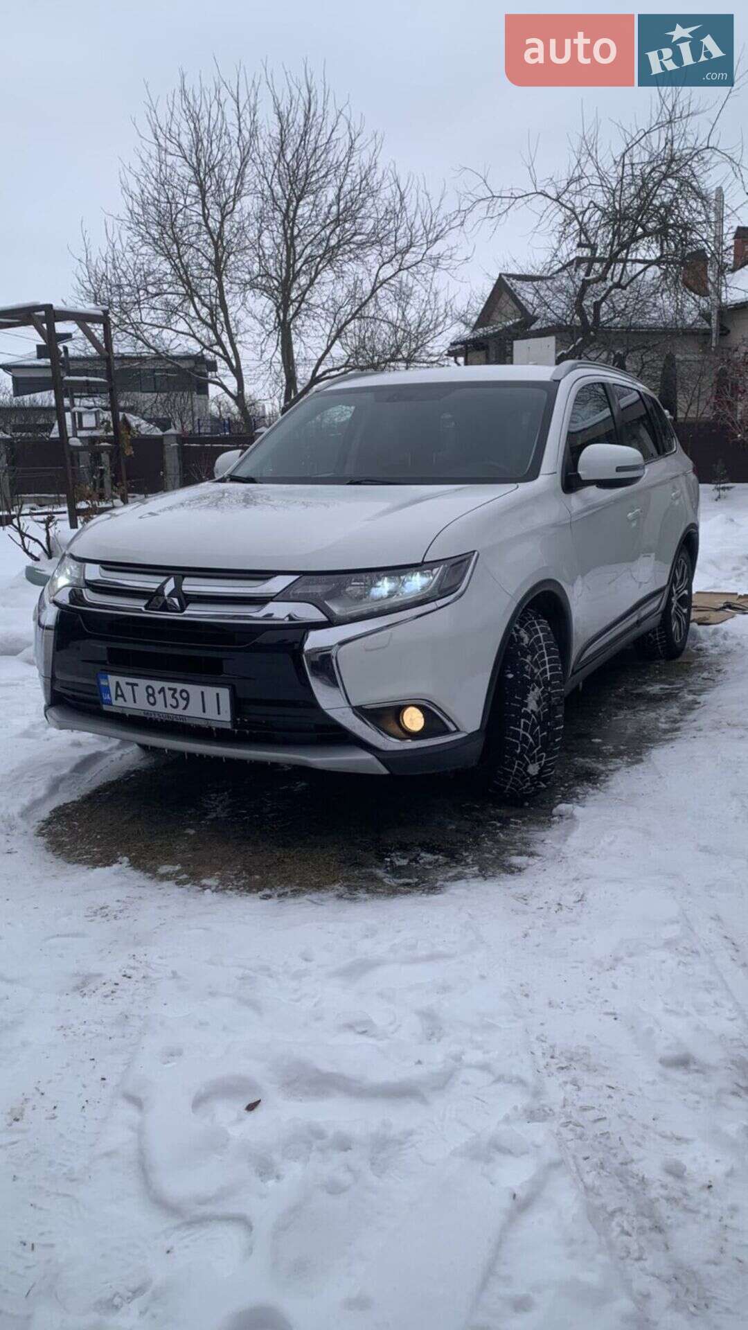 MITSUBISHI OUTLANDER