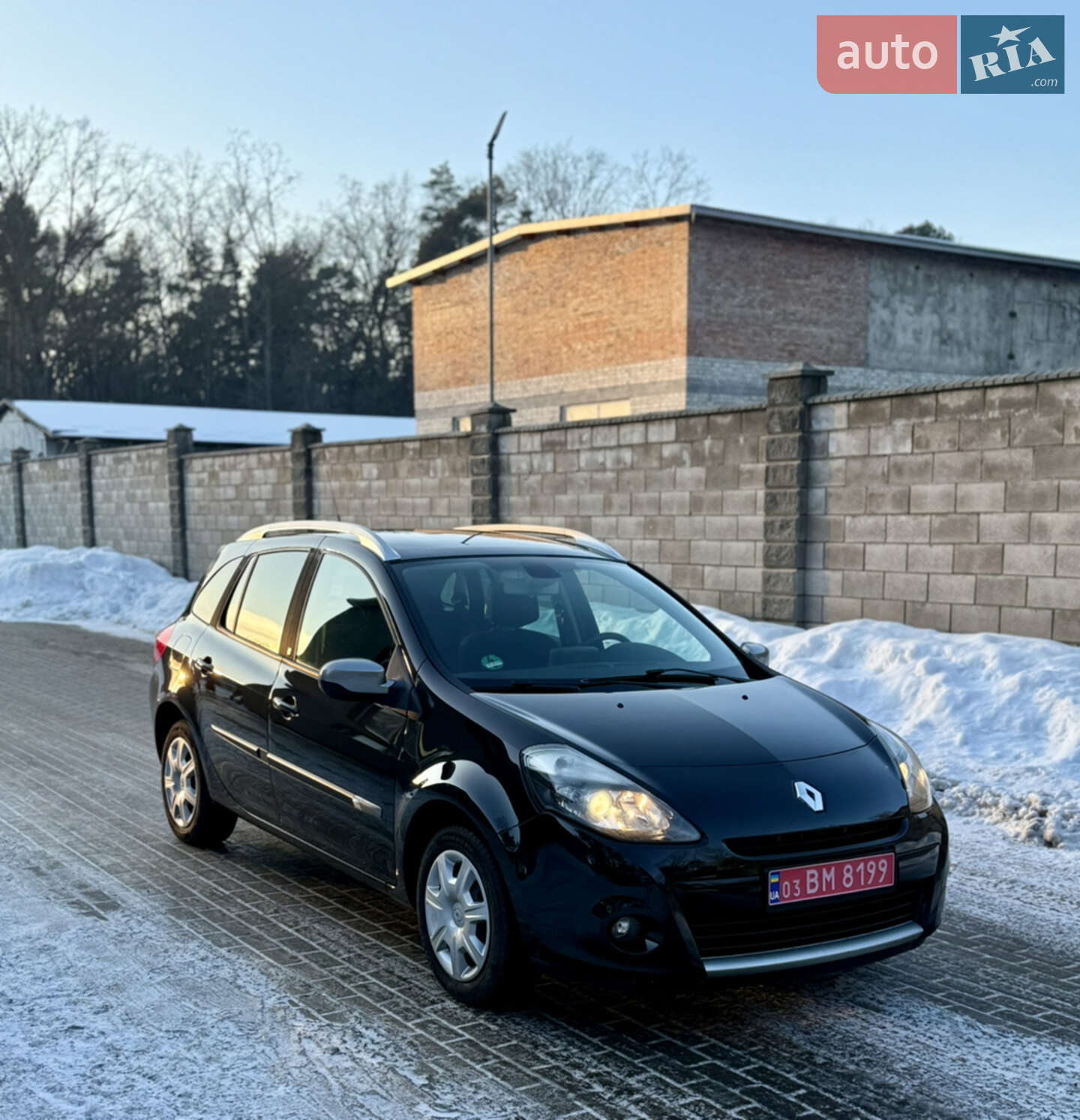 Головне фото звіту автомобіля RENAULT CLIO 2010