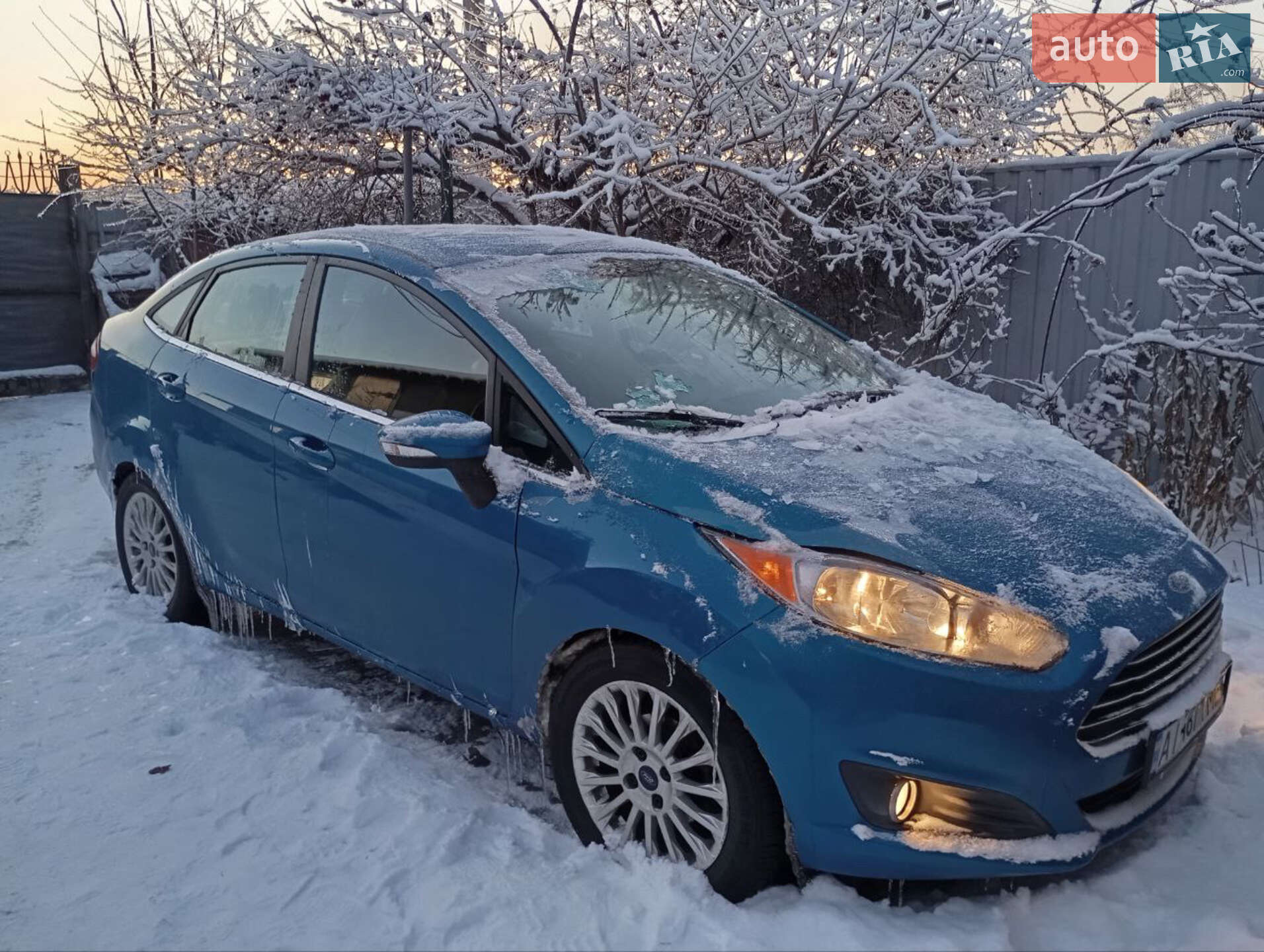 Головне фото звіту автомобіля FORD FIESTA 2013