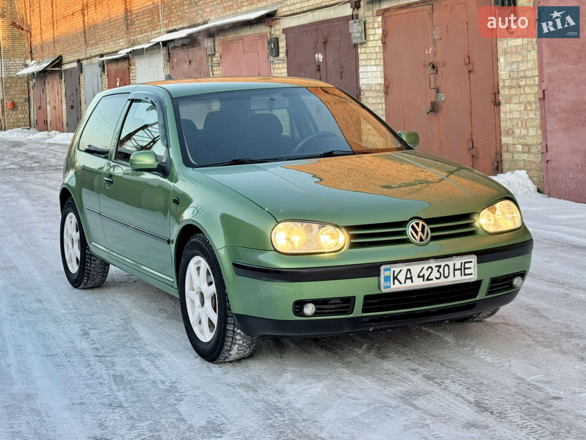VOLKSWAGEN GOLF
